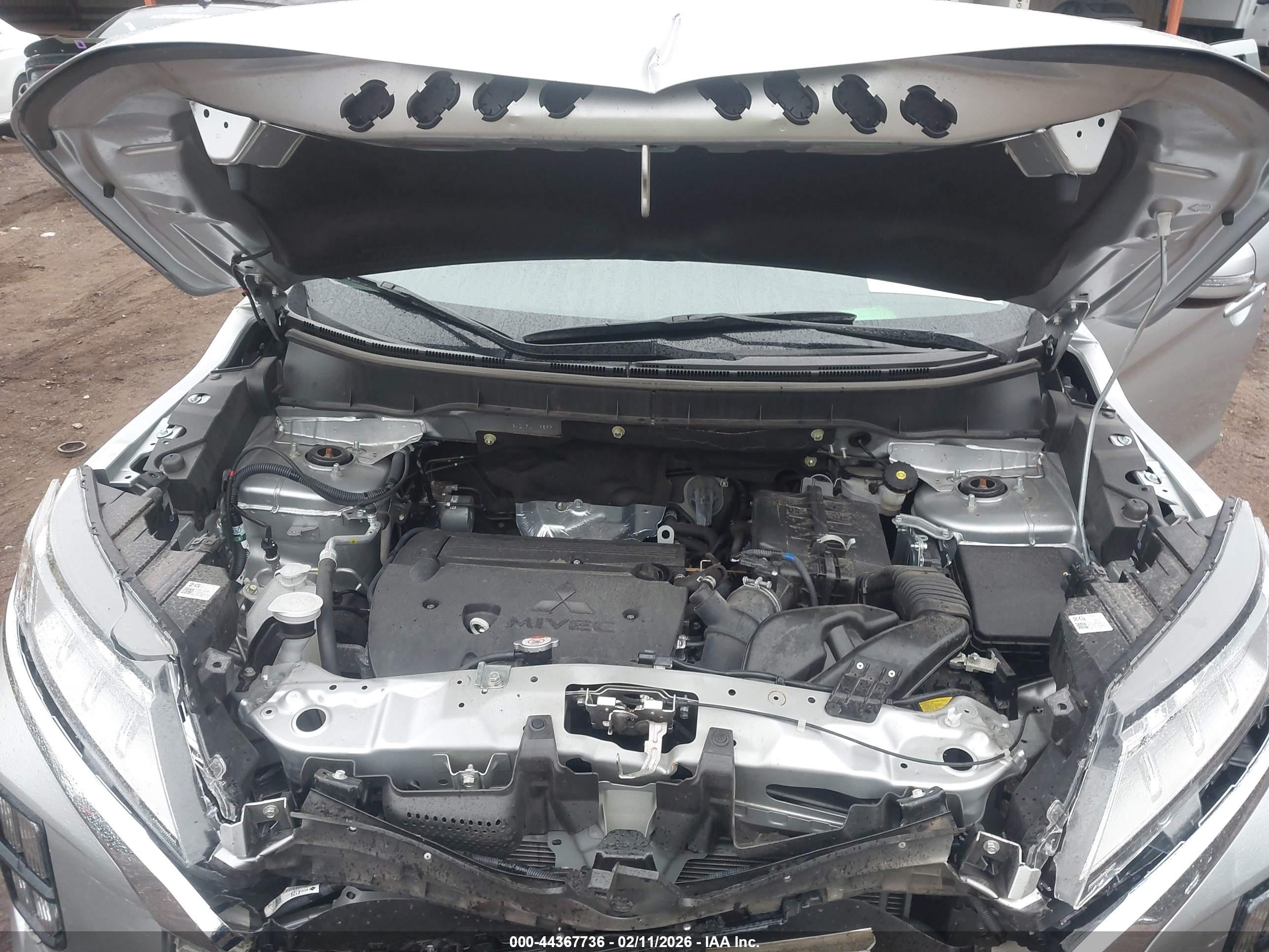 MITSUBISHI OUTLANDER image 10