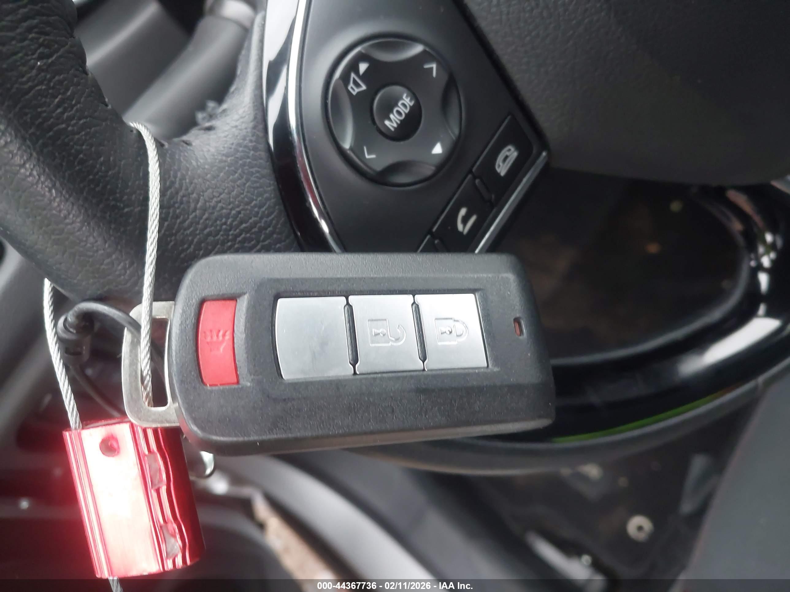 MITSUBISHI OUTLANDER image 11