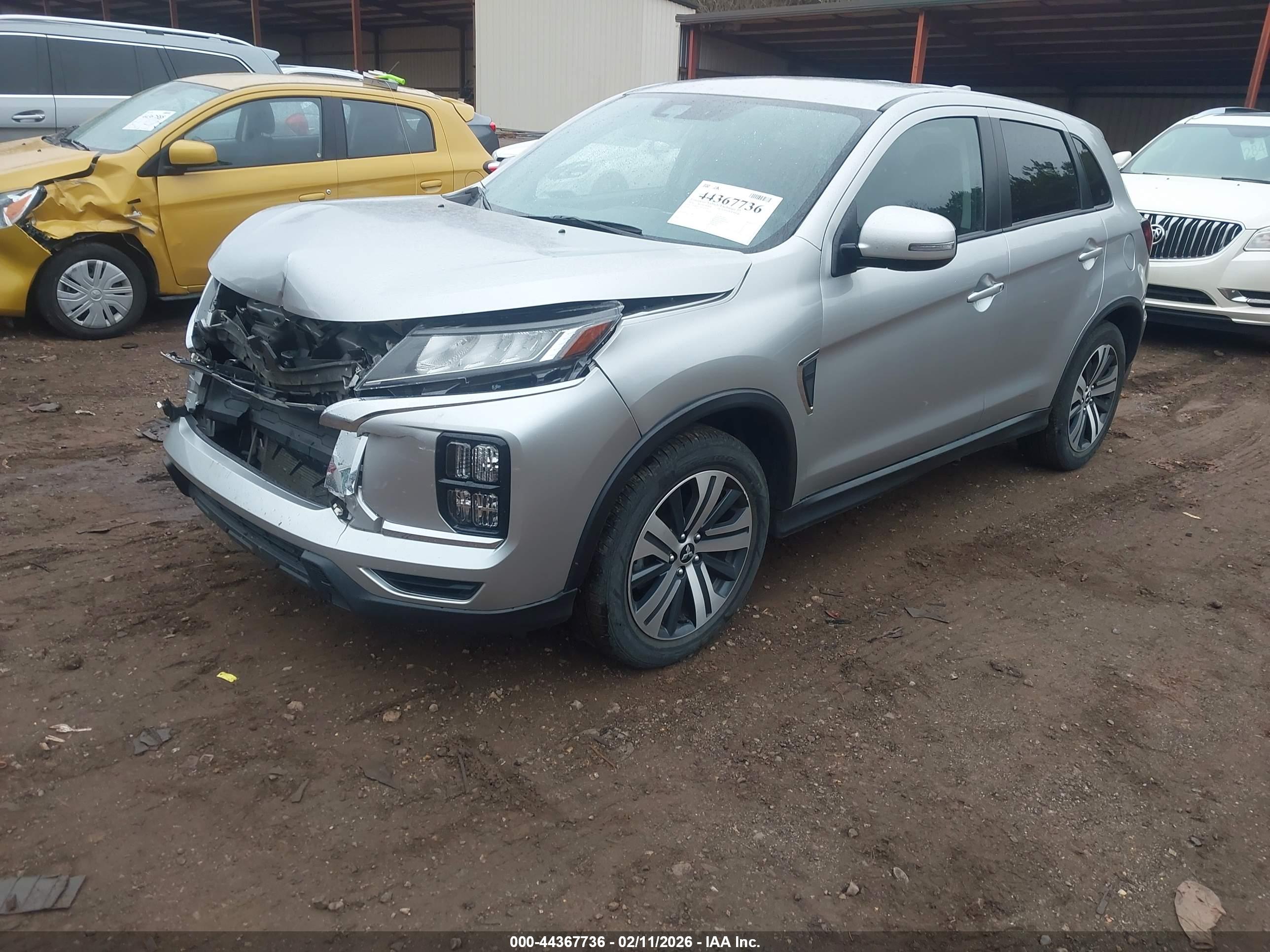 MITSUBISHI OUTLANDER image 2
