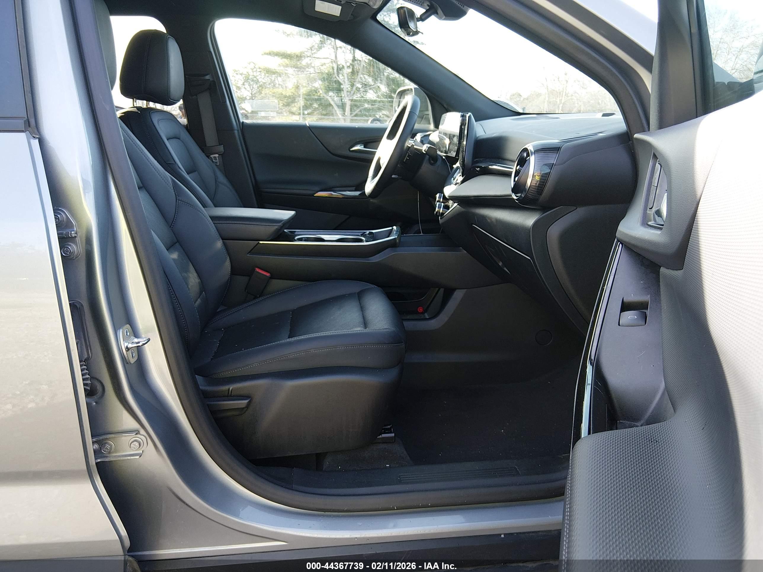 CHEVROLET EQUINOX image 5