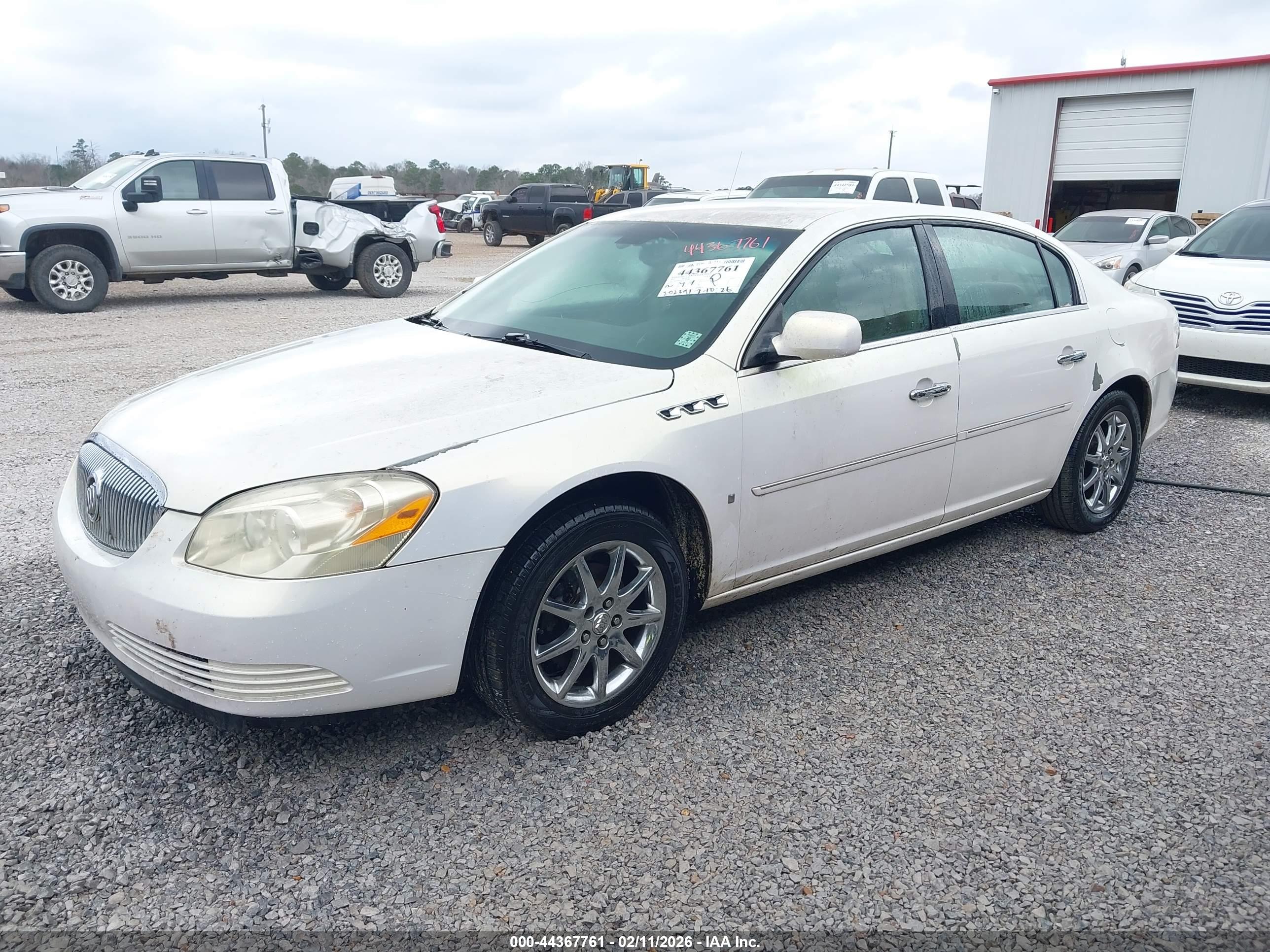 BUICK LUCERNE image 2