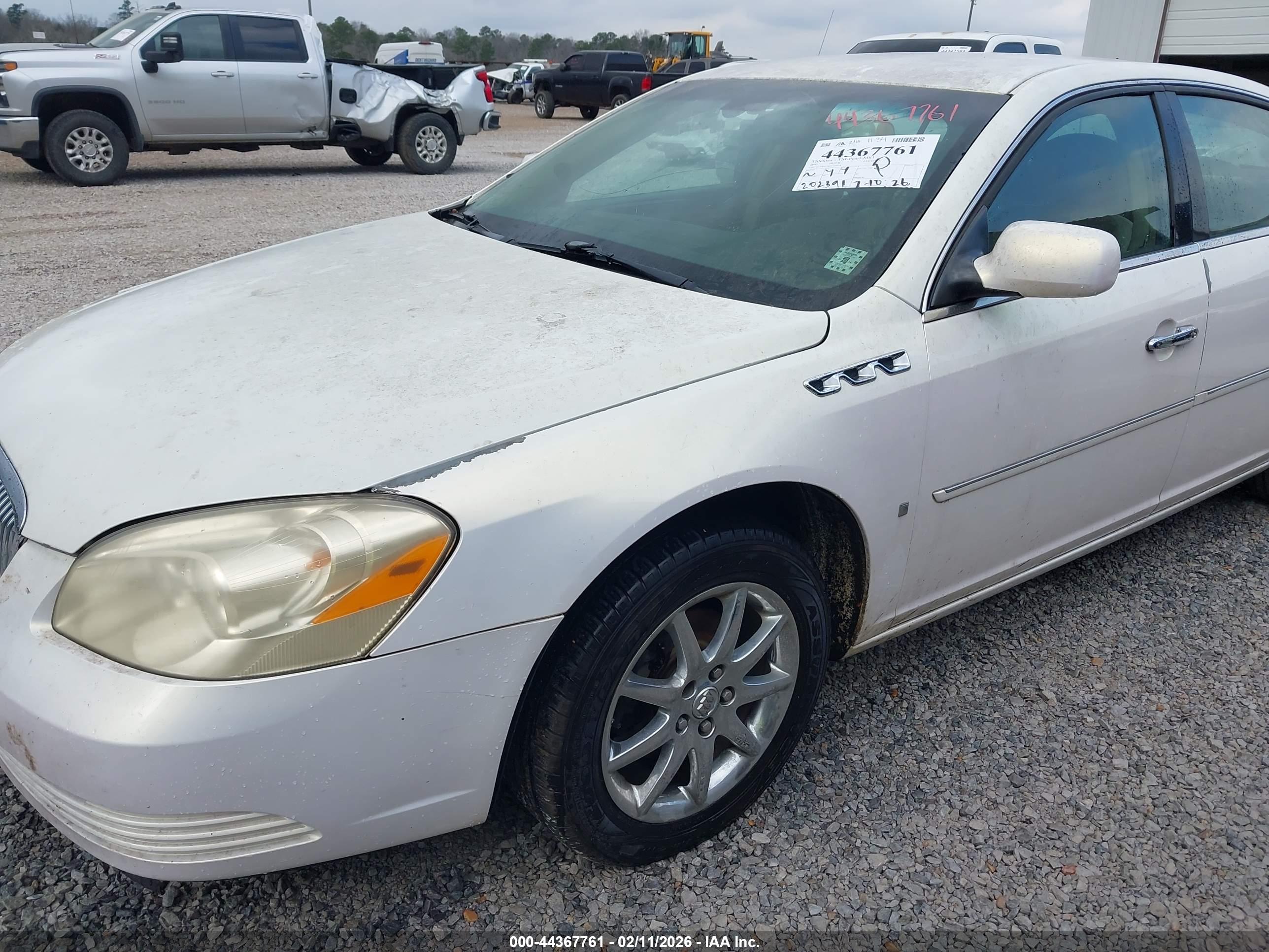 BUICK LUCERNE image 6