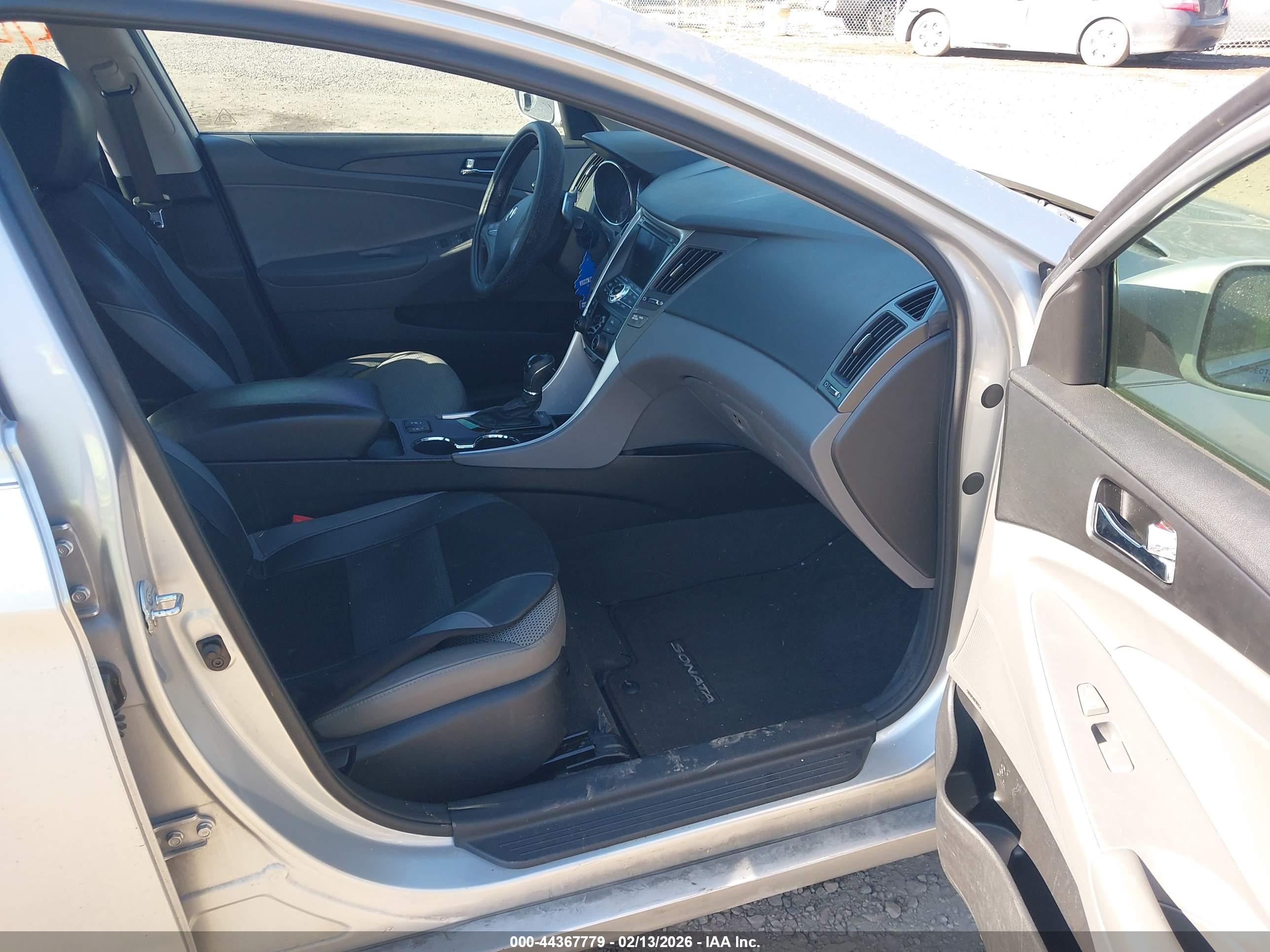 HYUNDAI SONATA image 5