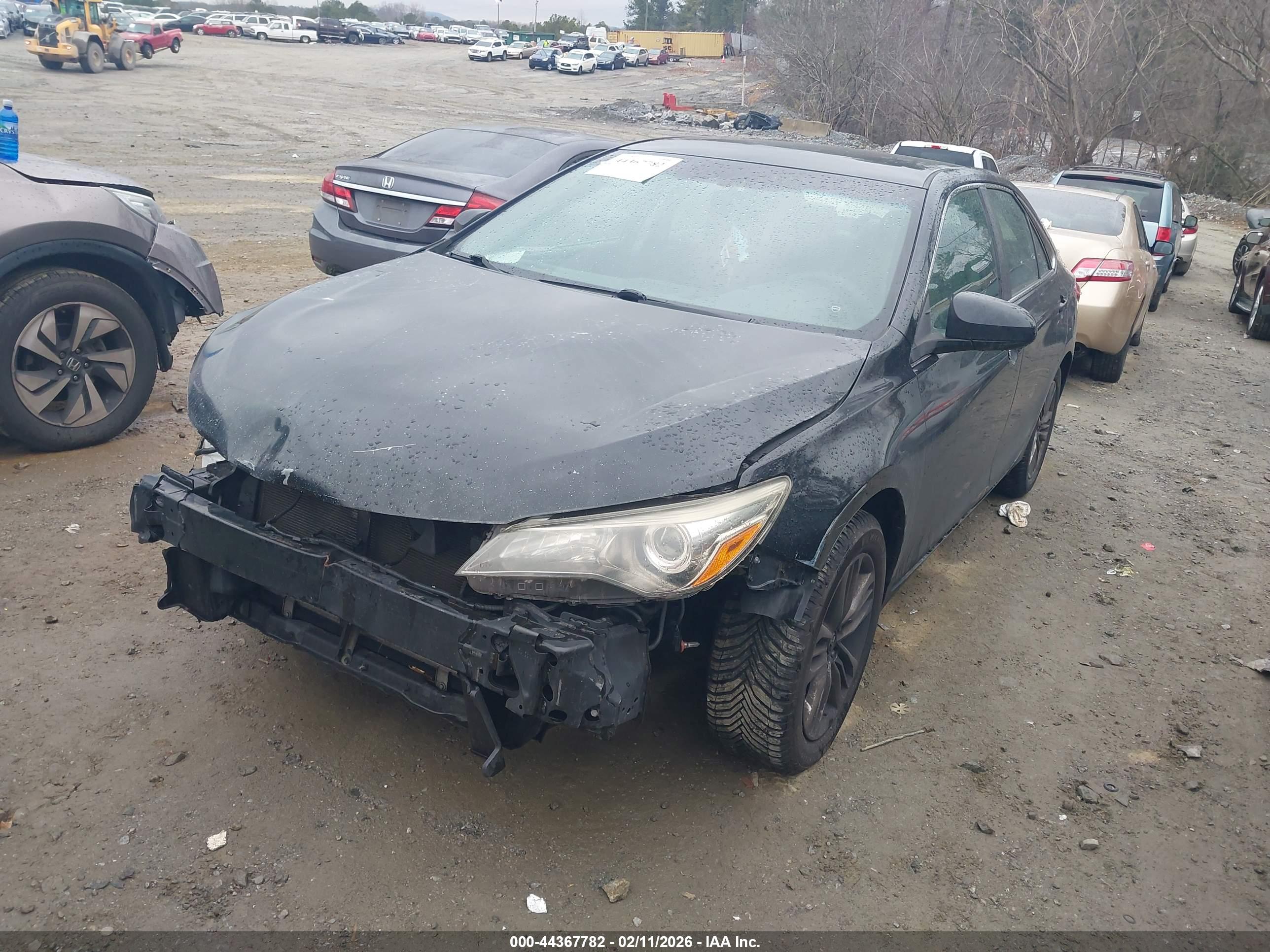 TOYOTA CAMRY image 2