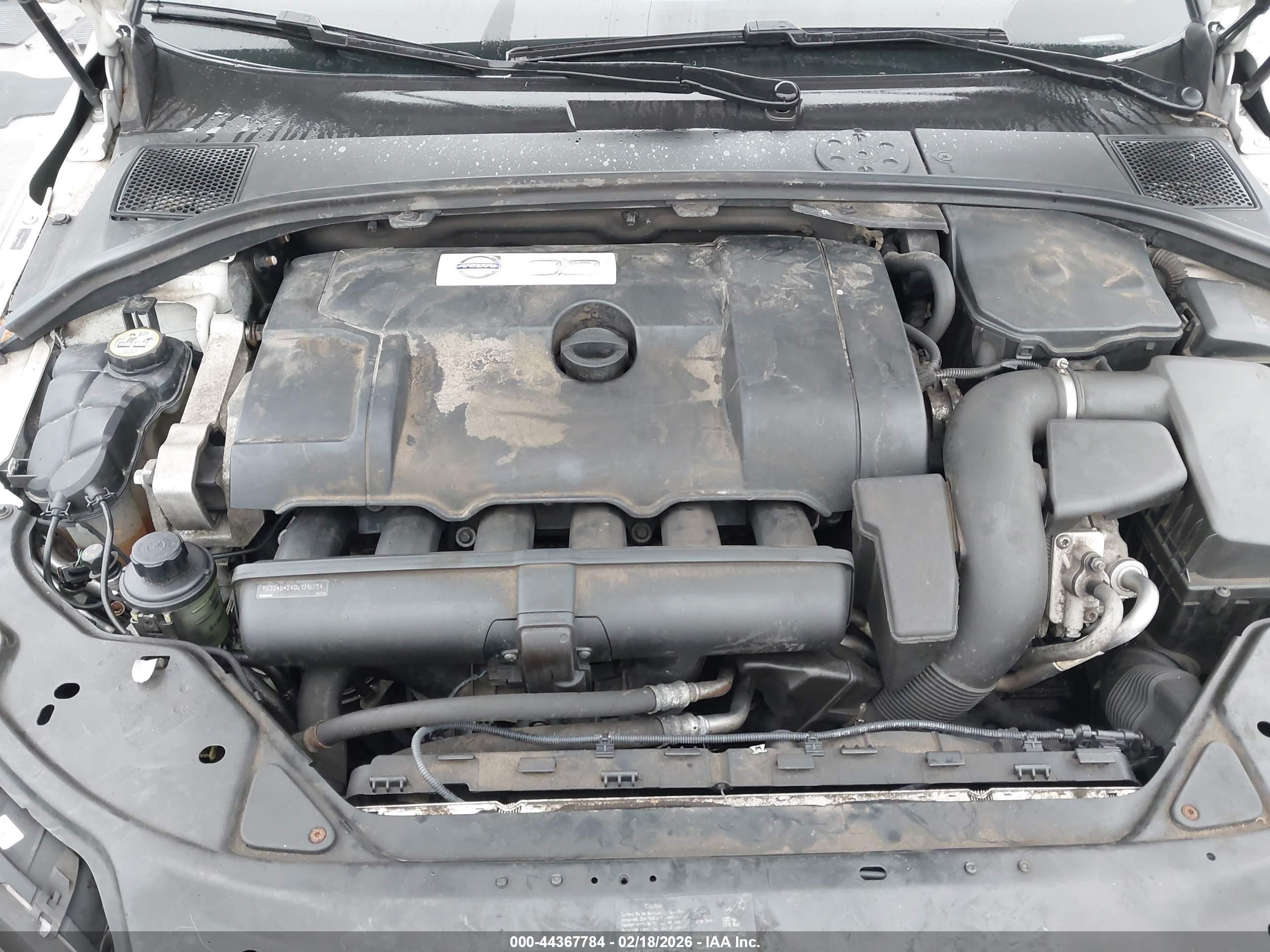 VOLVO XC70 image 10