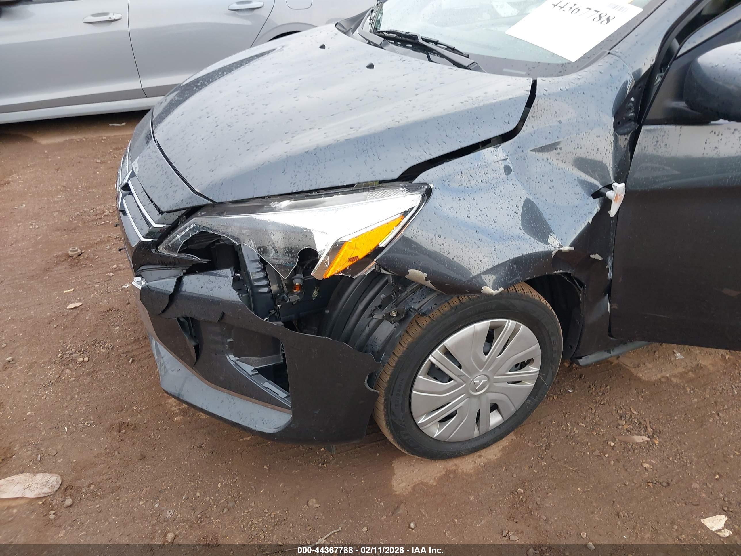 MITSUBISHI MIRAGE image 6