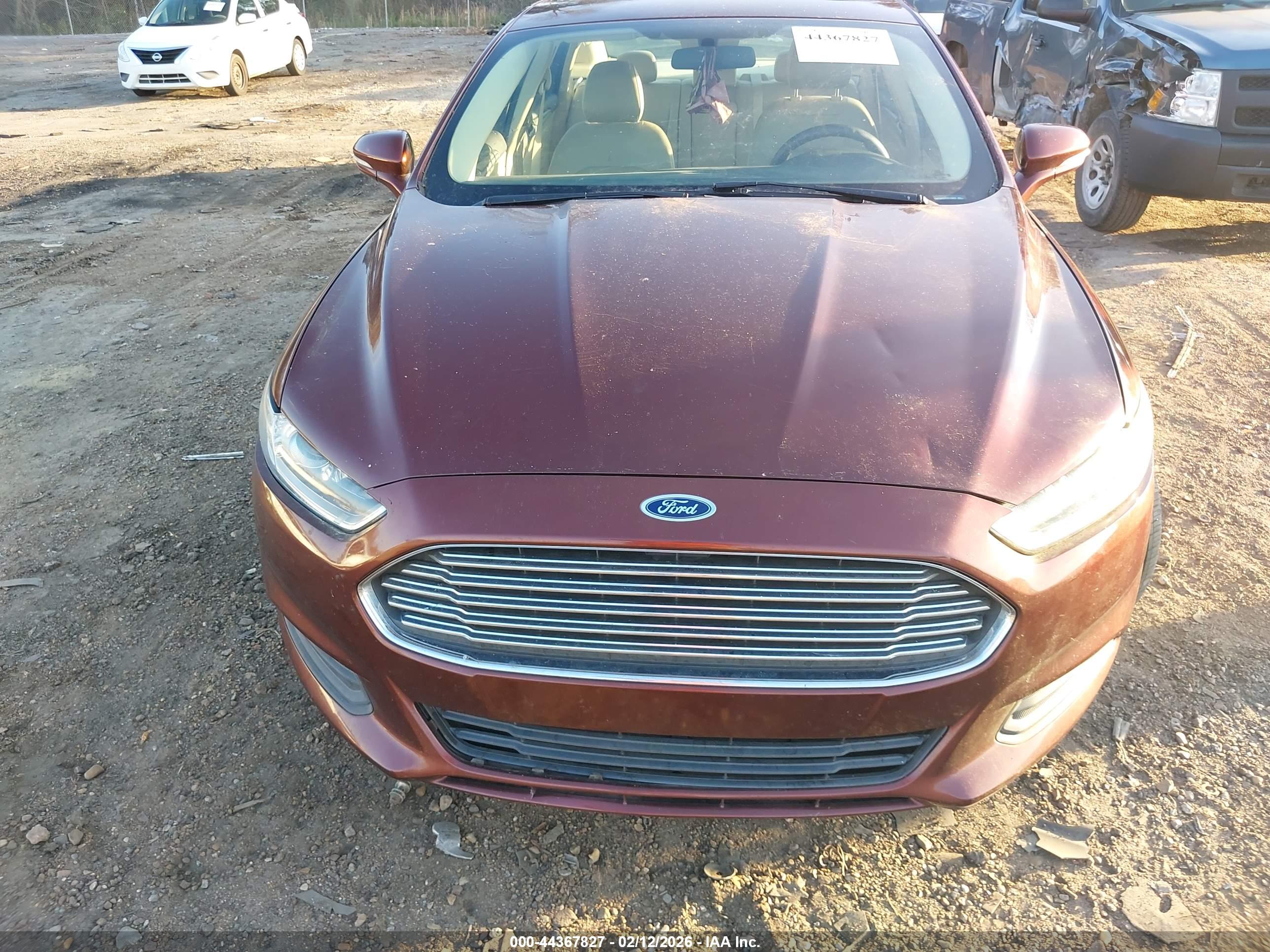 FORD FUSION image 6