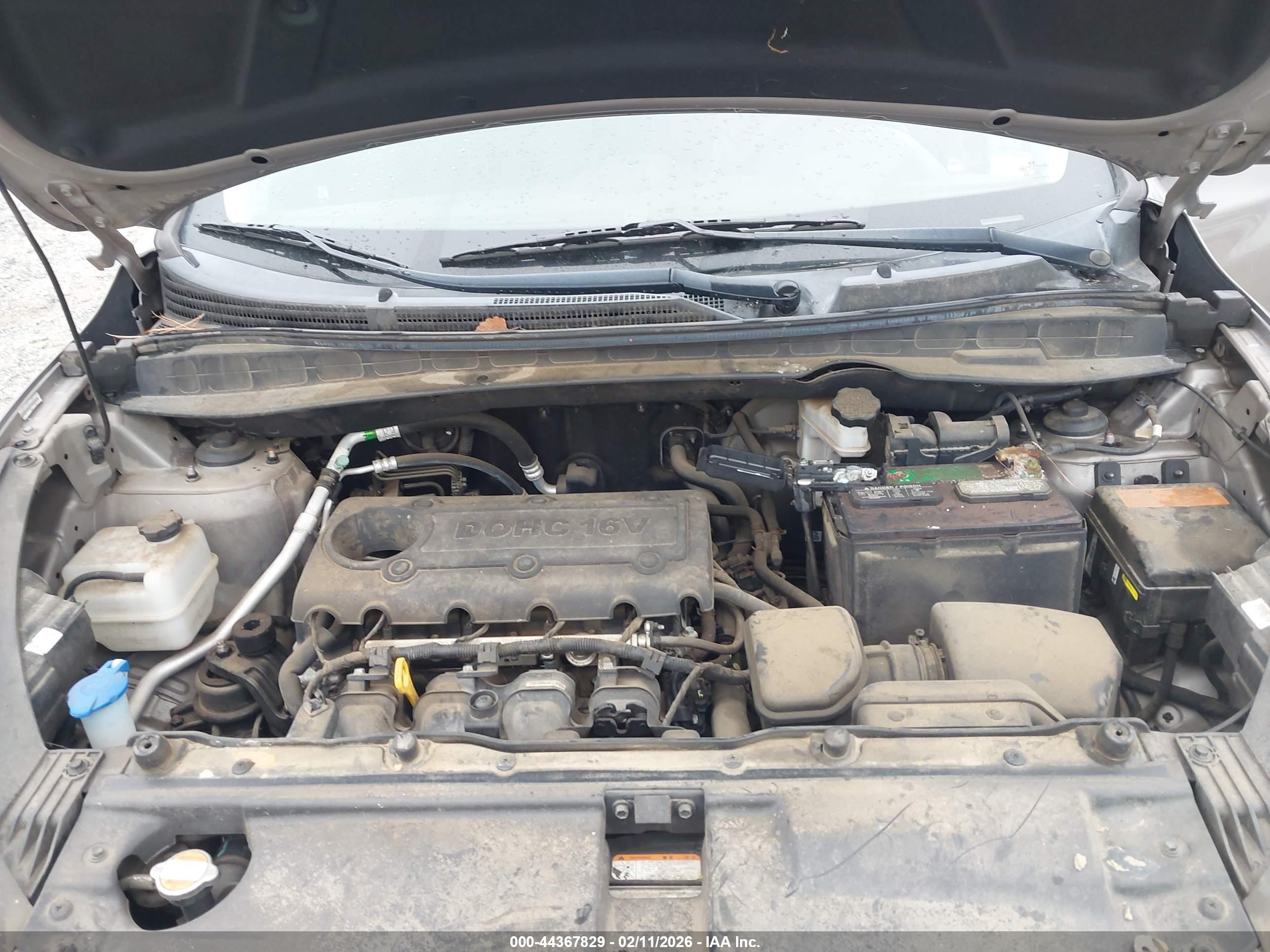 HYUNDAI TUCSON image 10