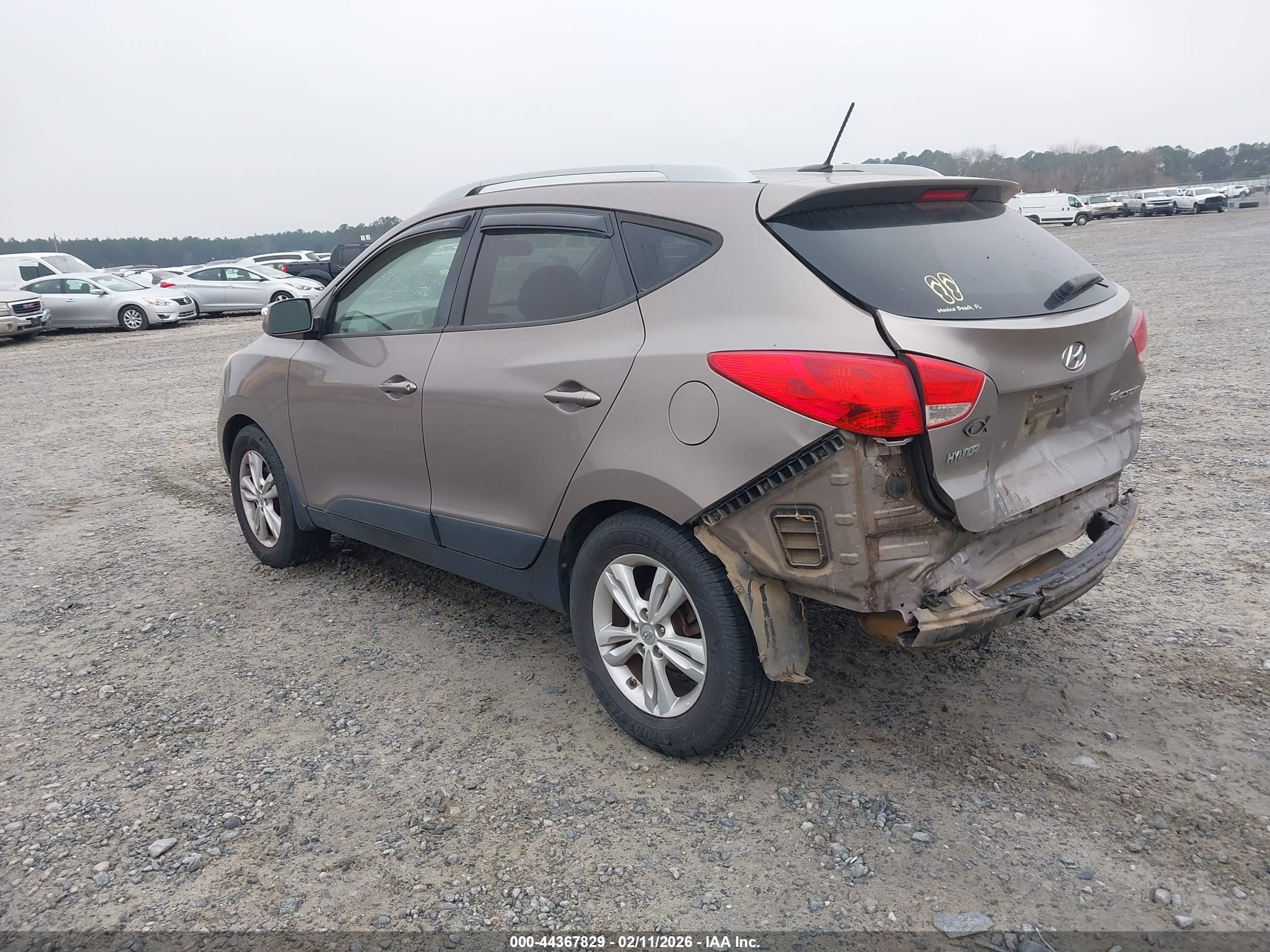 HYUNDAI TUCSON image 3