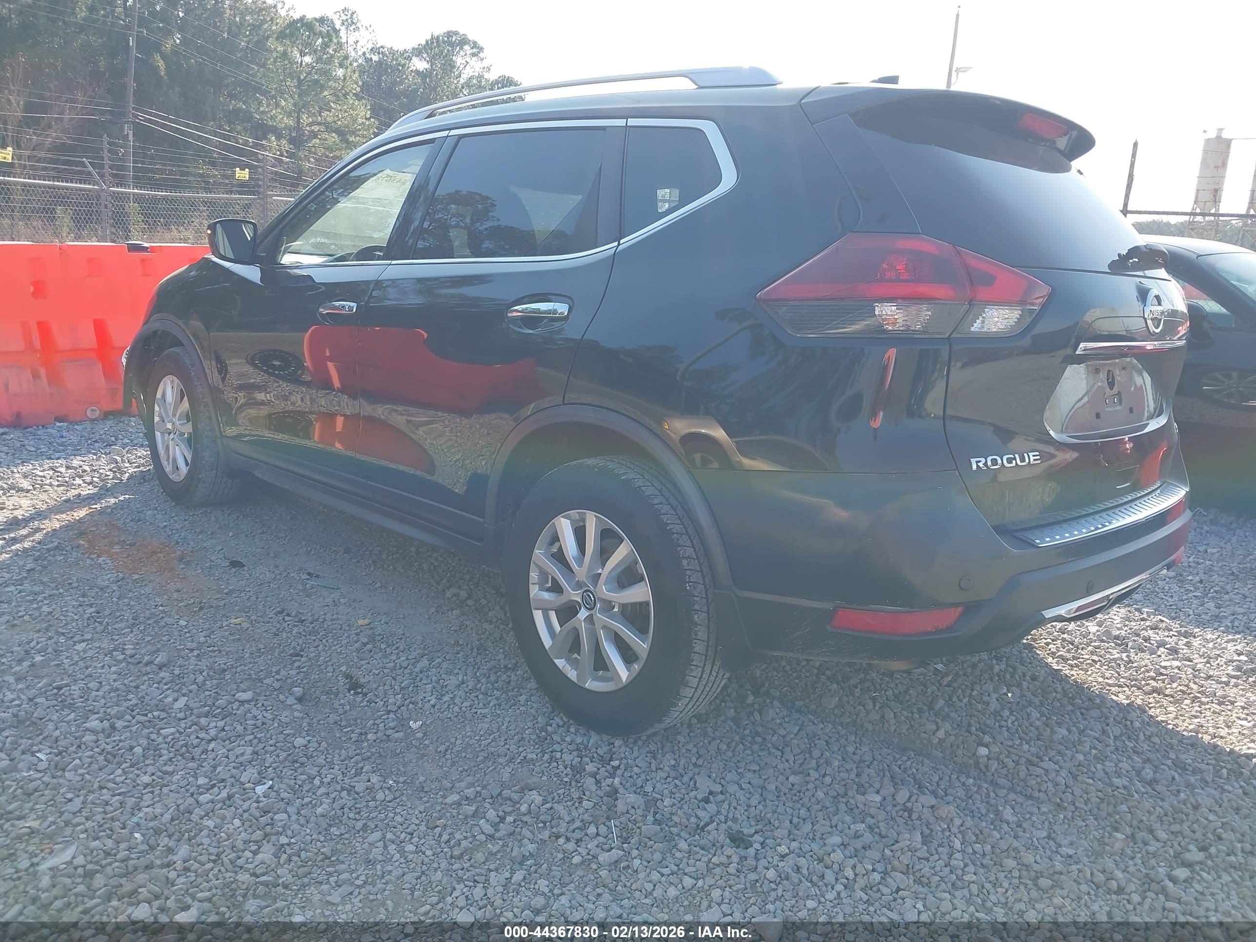 NISSAN ROGUE image 3