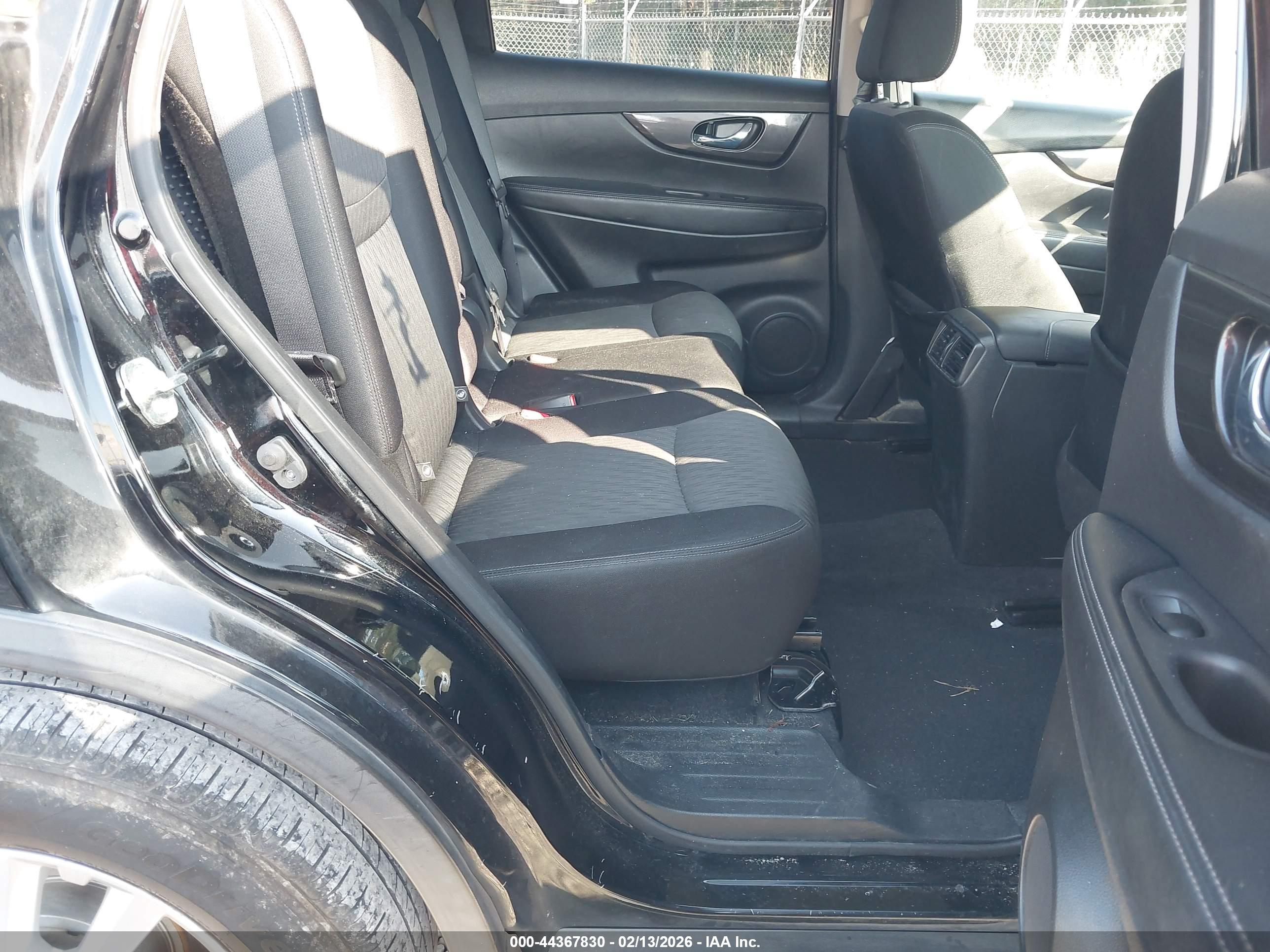 NISSAN ROGUE image 8