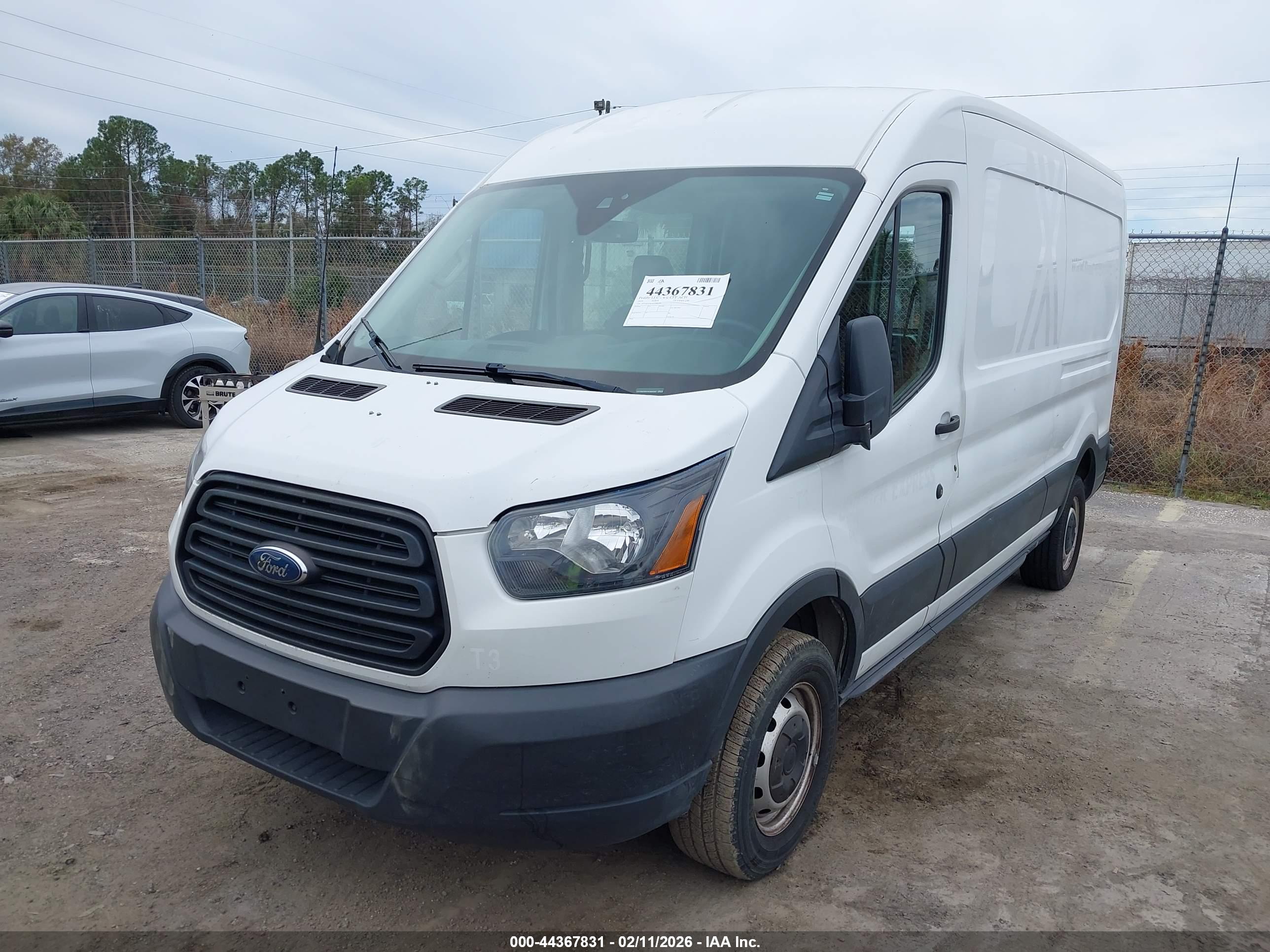 FORD TRANSIT-250 image 2