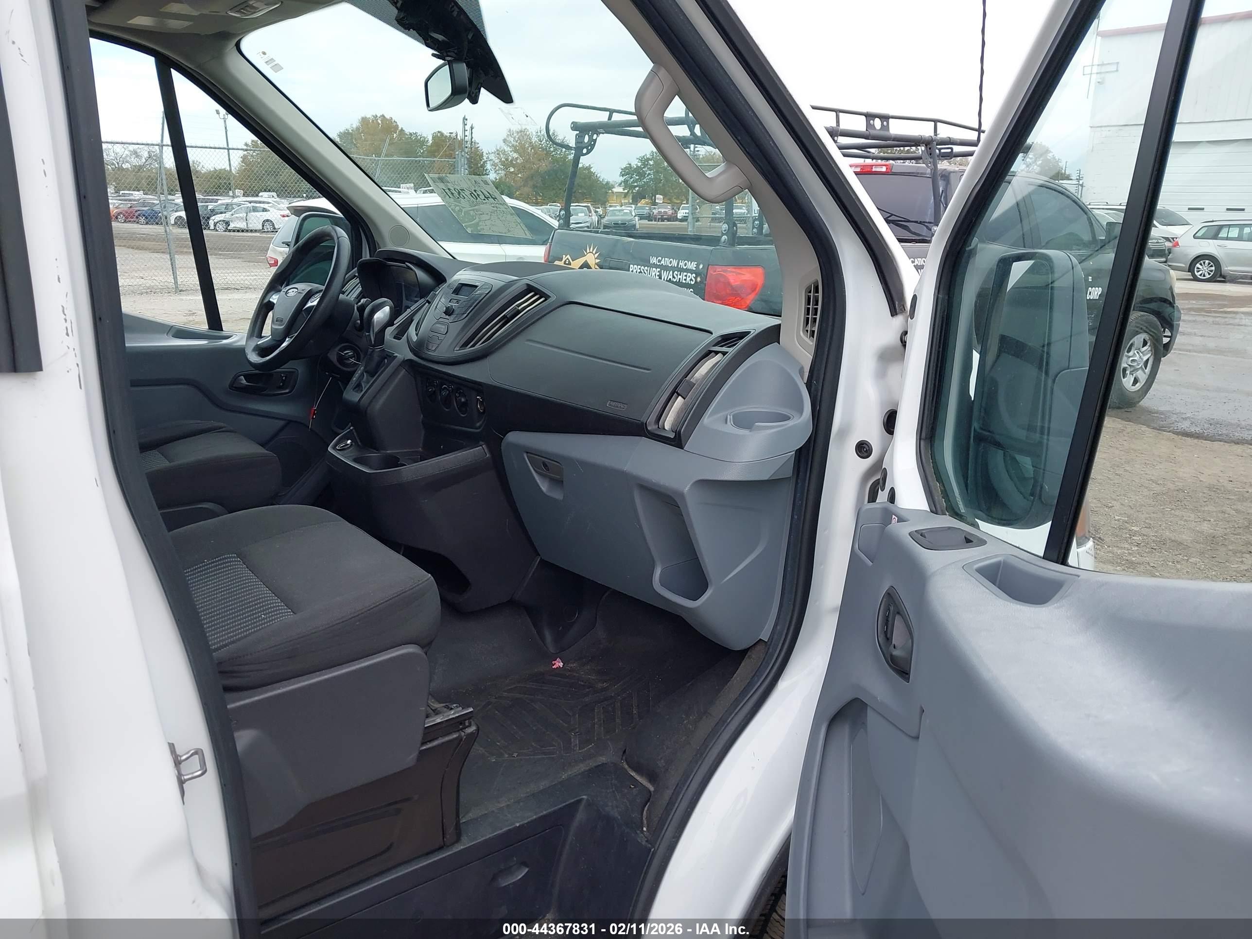FORD TRANSIT-250 image 5
