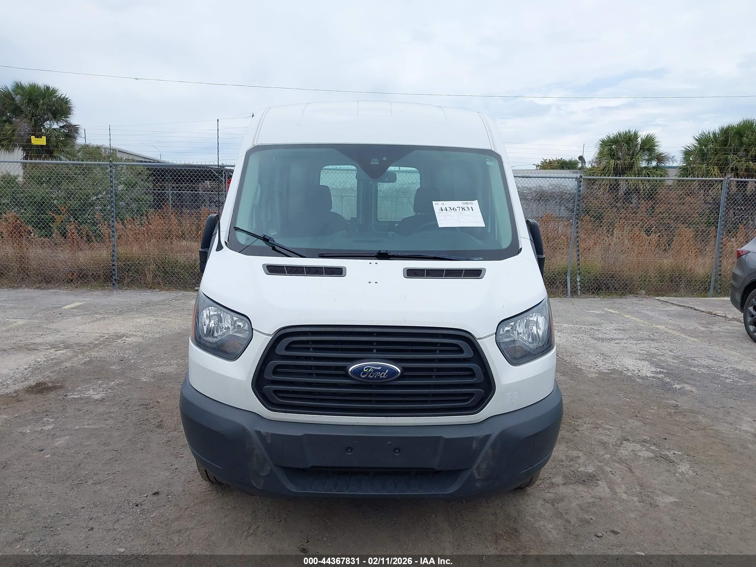 FORD TRANSIT-250 image 6