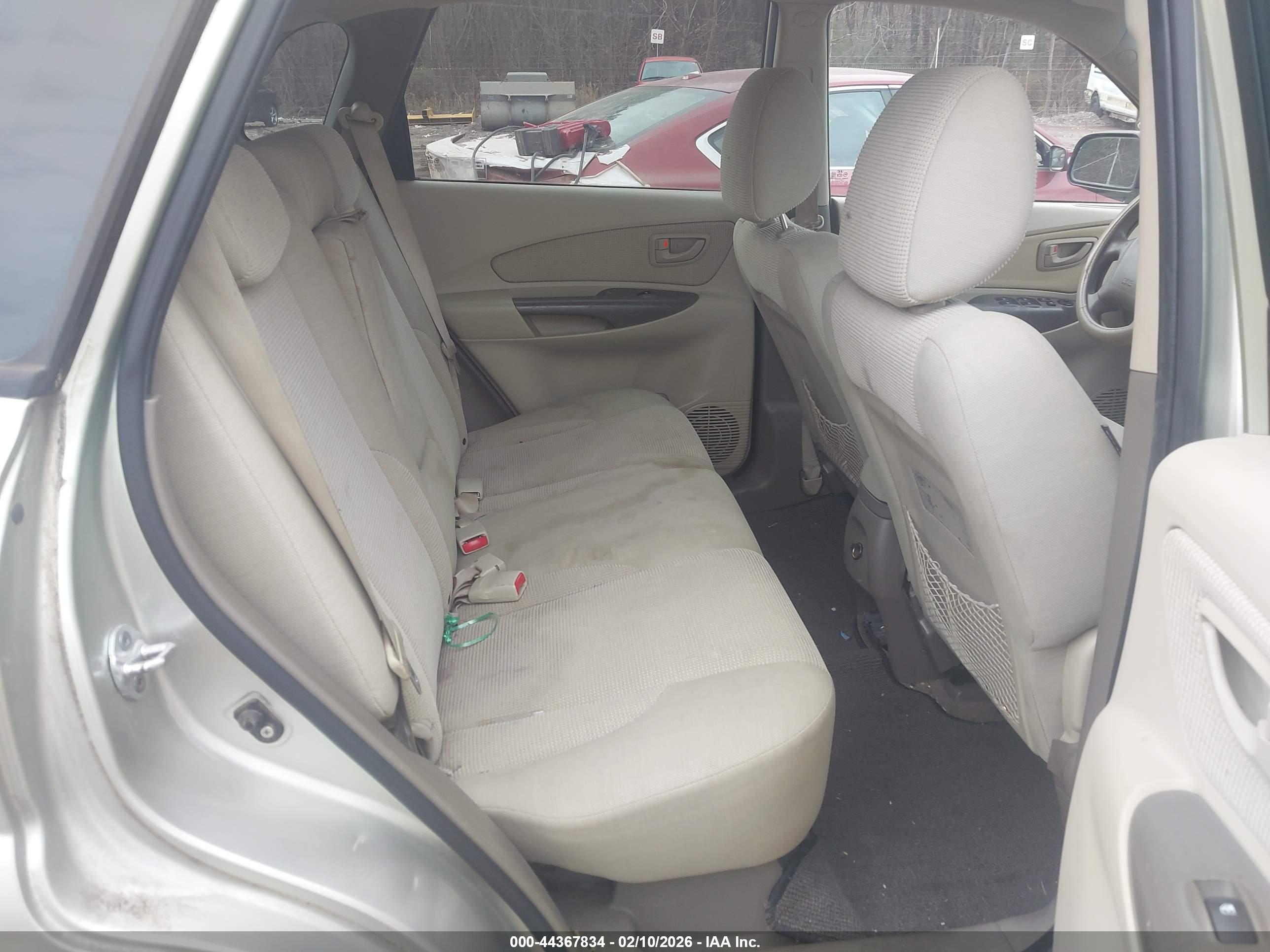 HYUNDAI TUCSON image 8