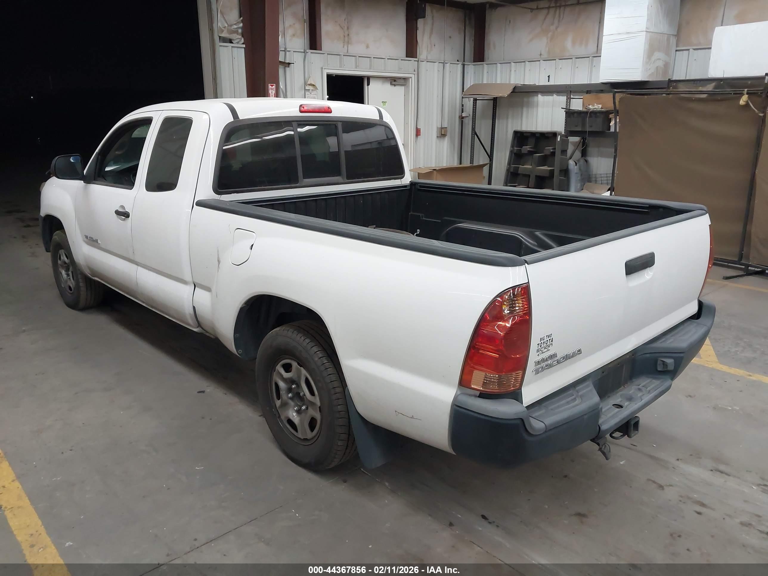 TOYOTA TACOMA image 3