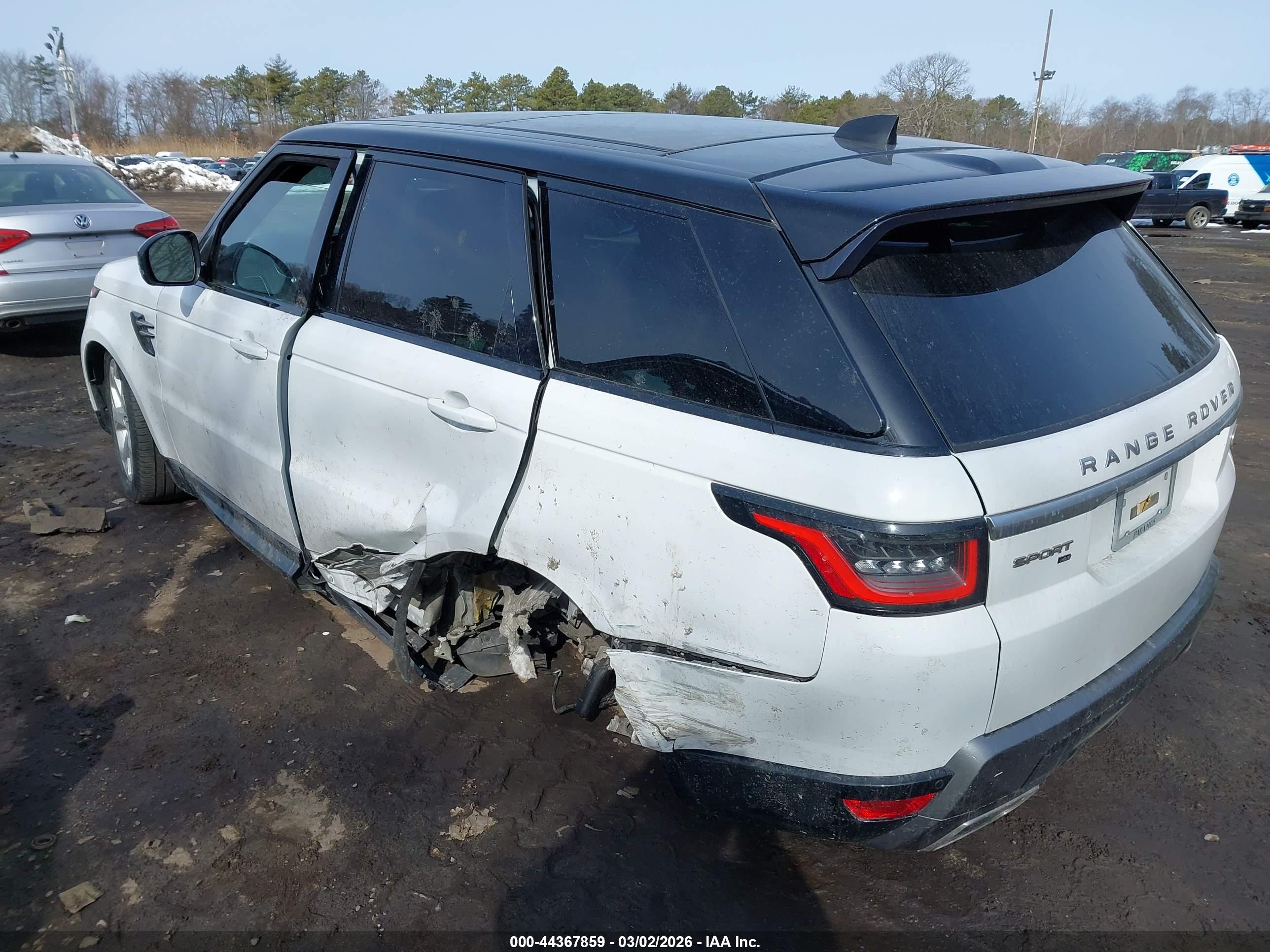 LAND ROVER image 3