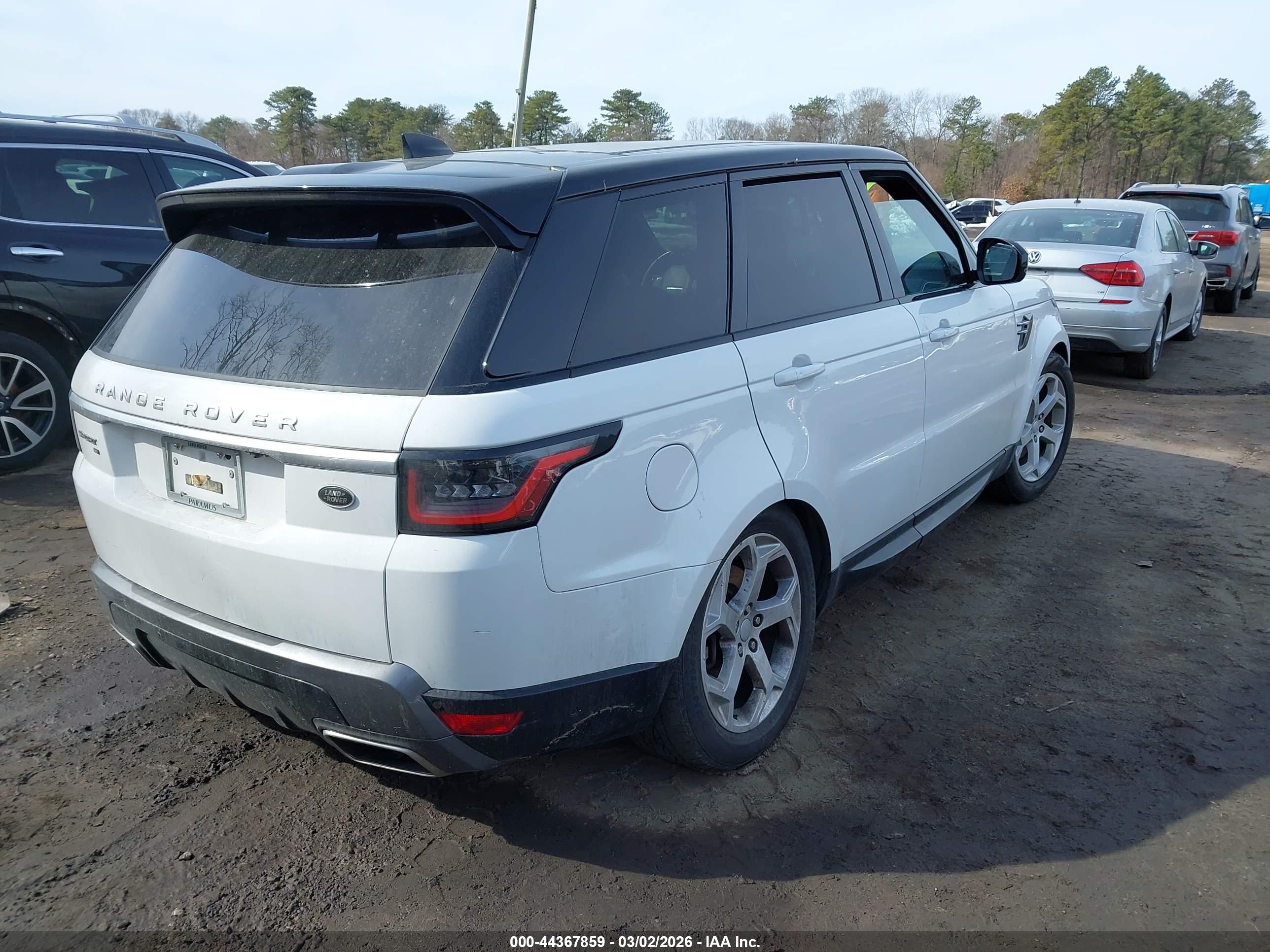 LAND ROVER image 4