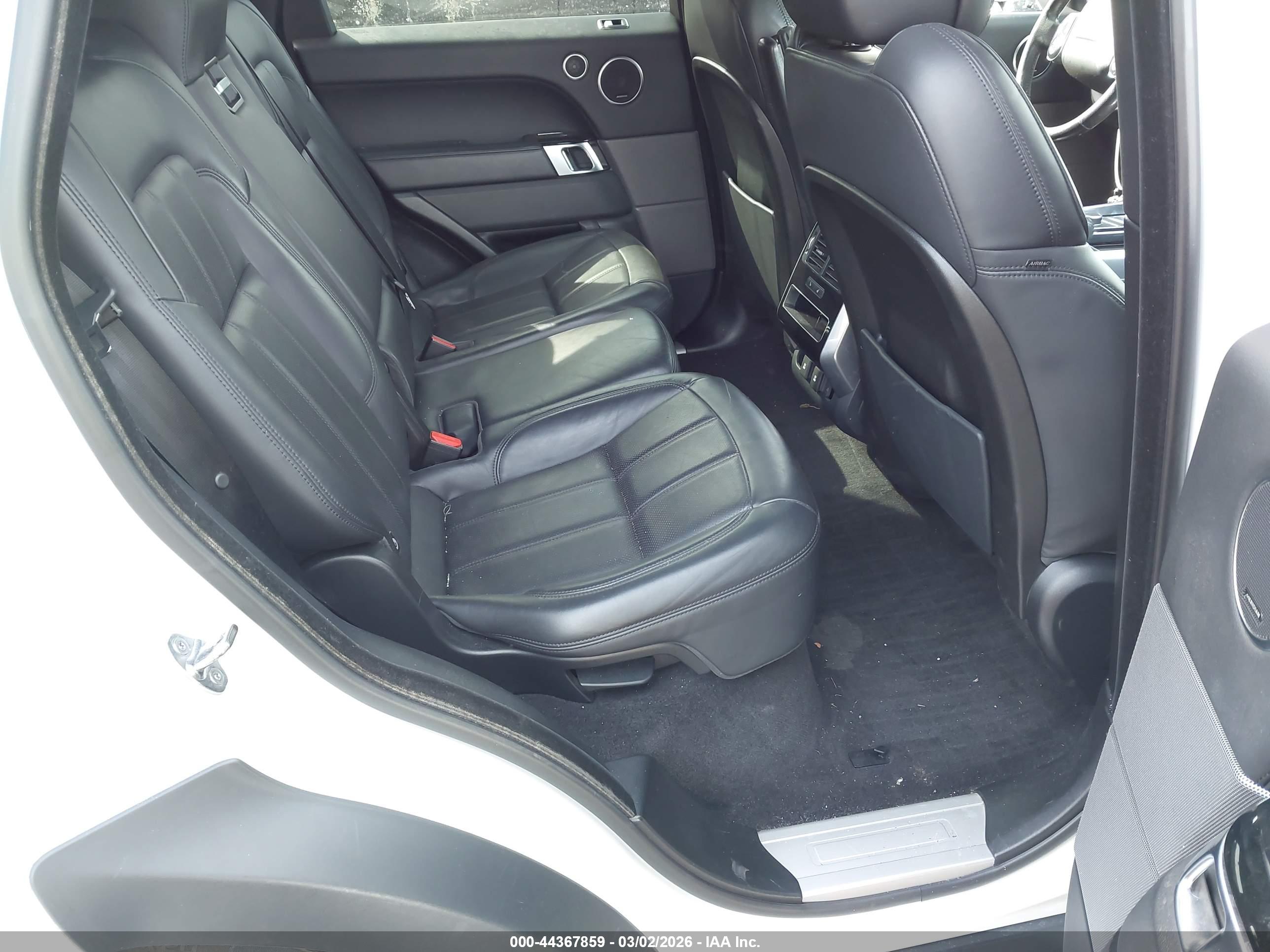 LAND ROVER image 8