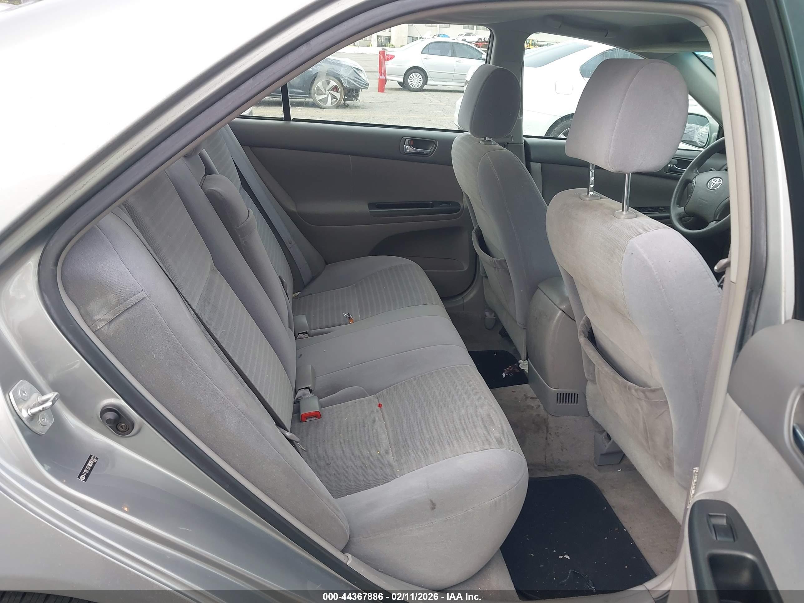 TOYOTA CAMRY image 8