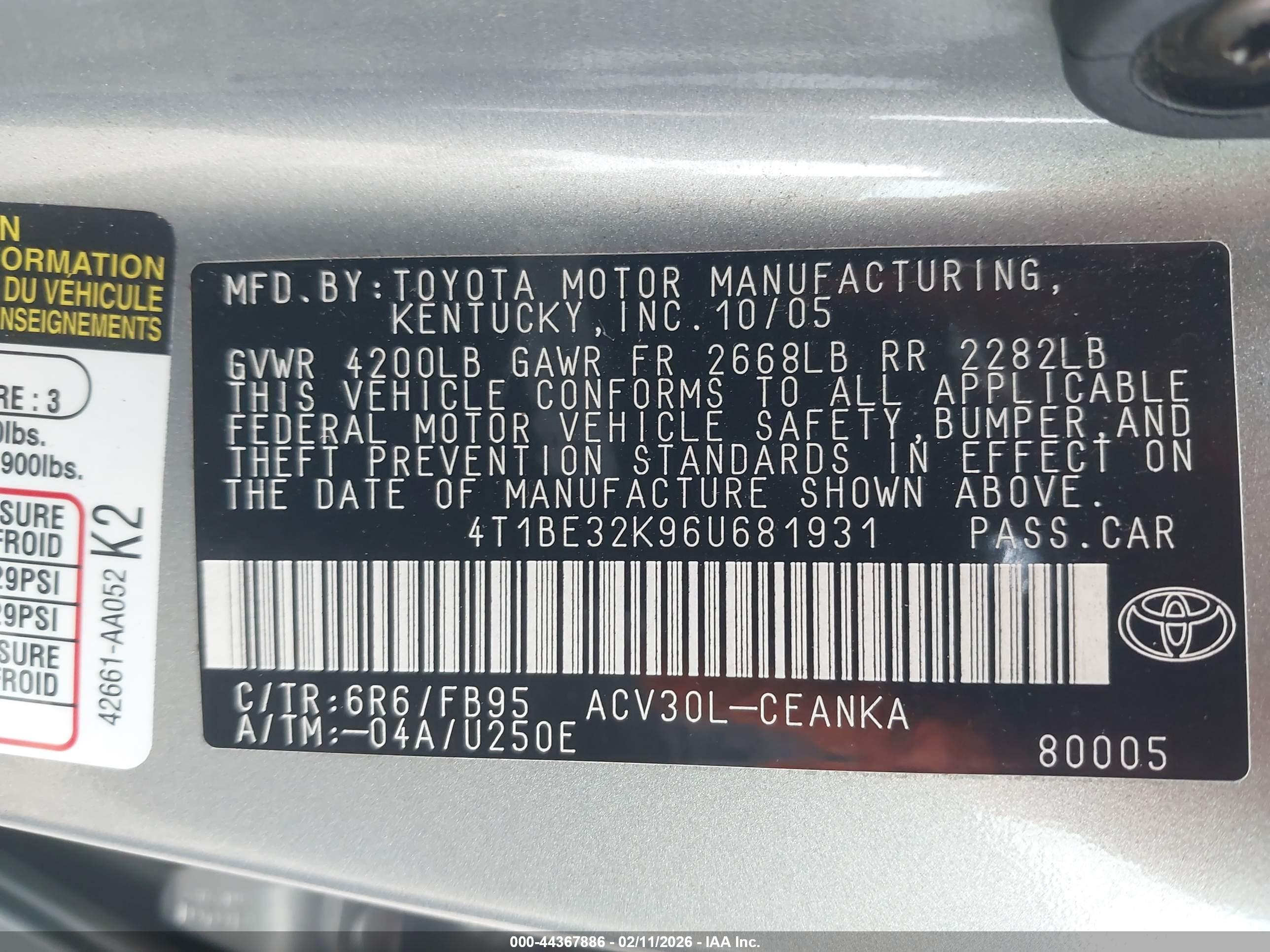 TOYOTA CAMRY image 9