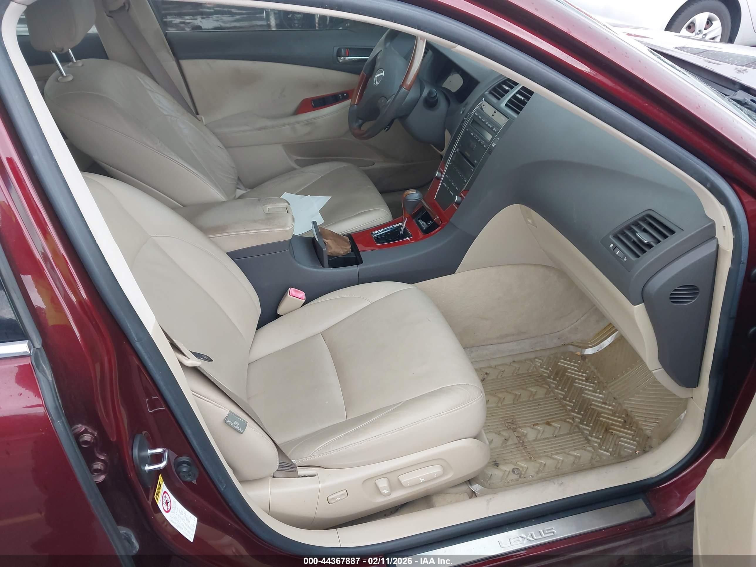 LEXUS ES image 5