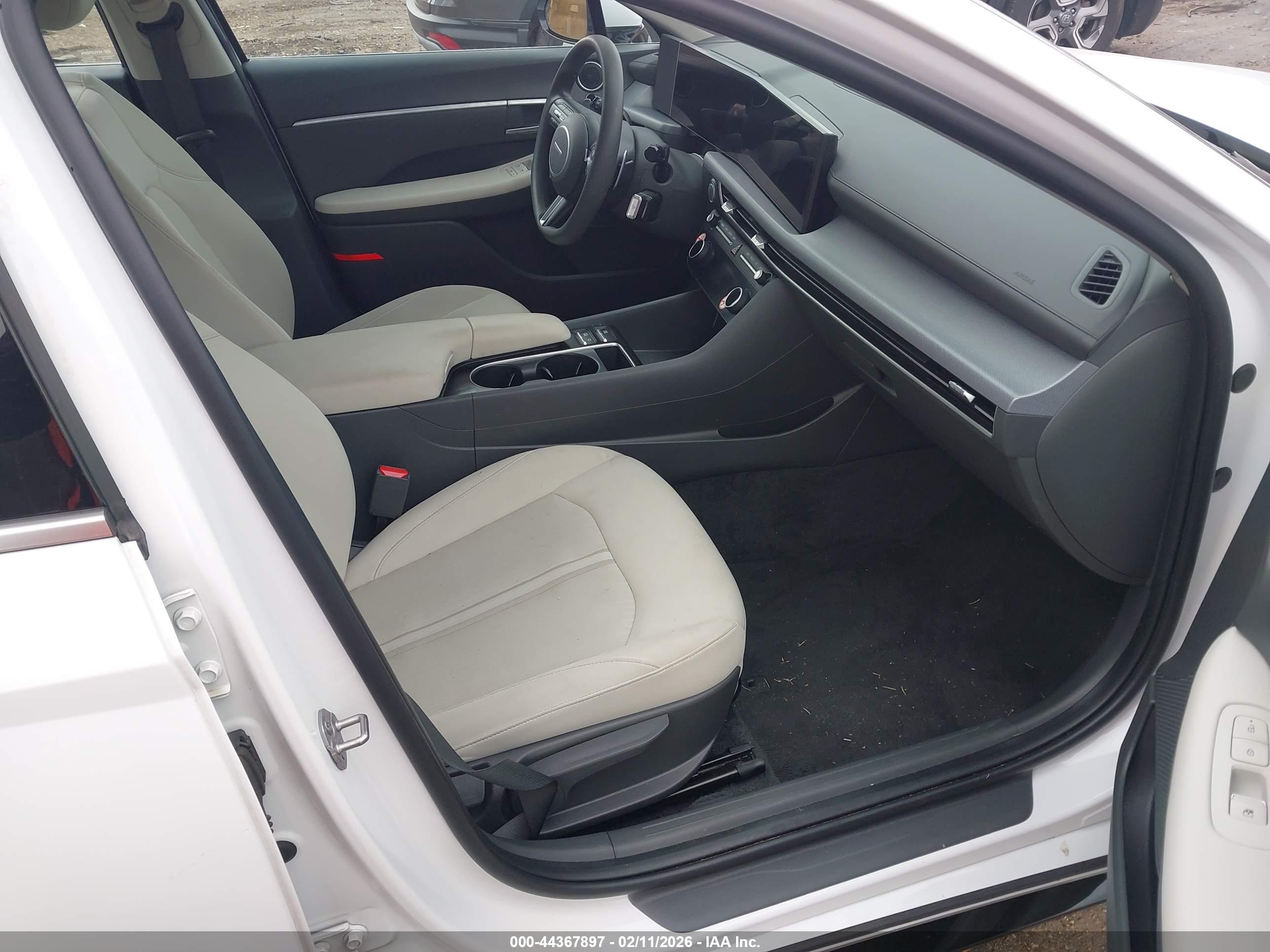 HYUNDAI SONATA image 5