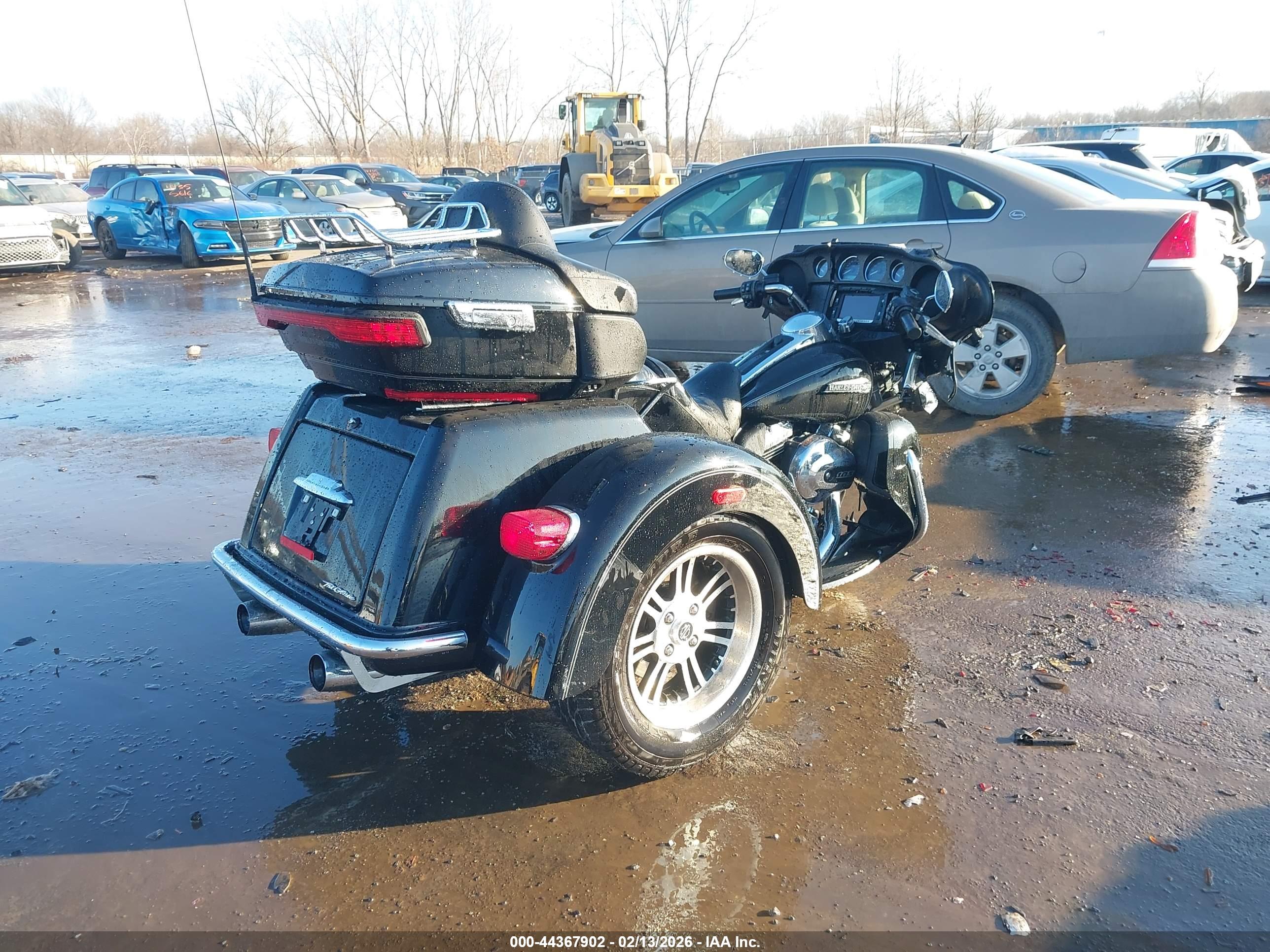 HARLEY-DAVIDSON FLHTCUTG image 4