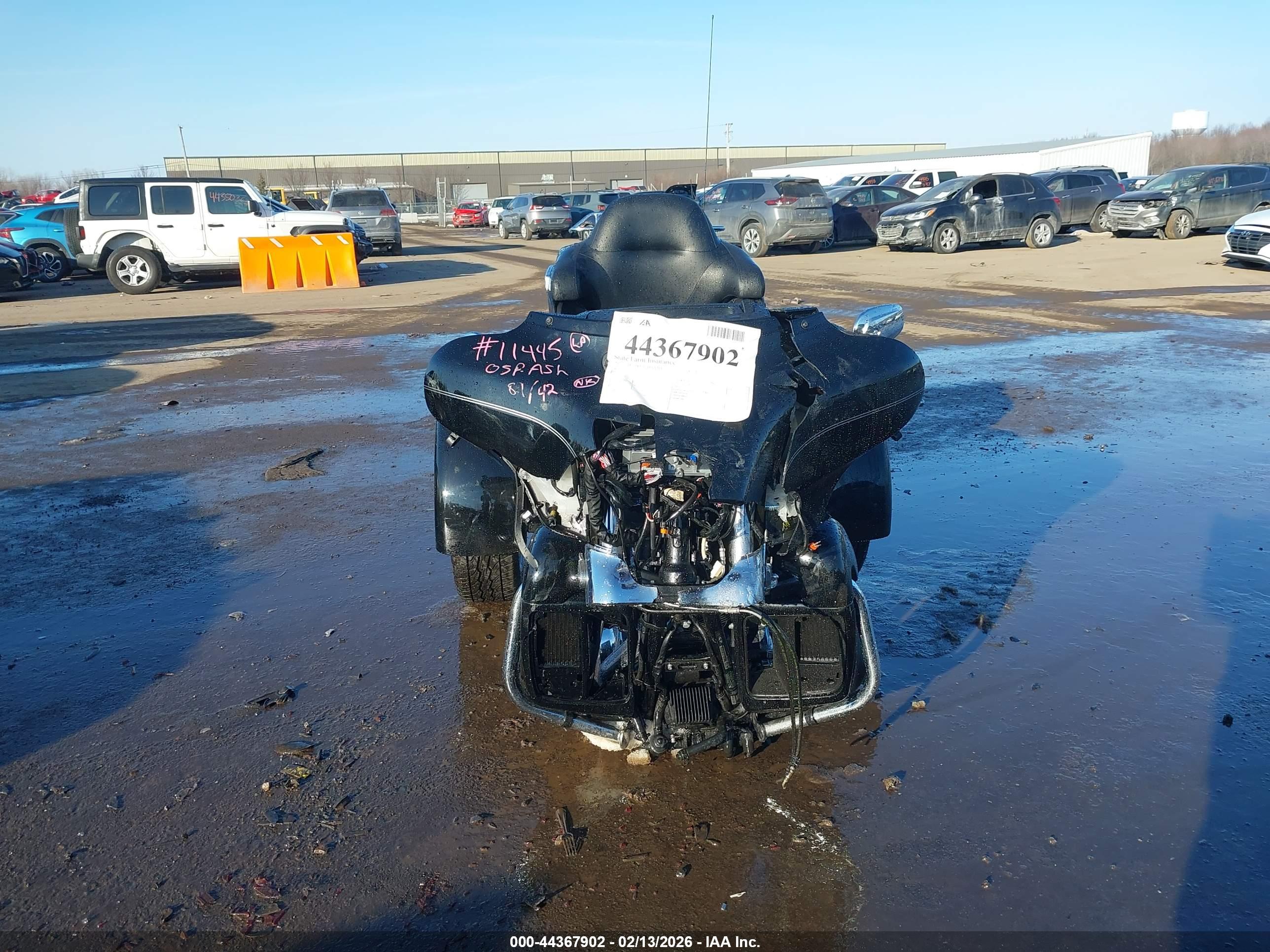 HARLEY-DAVIDSON FLHTCUTG image 5
