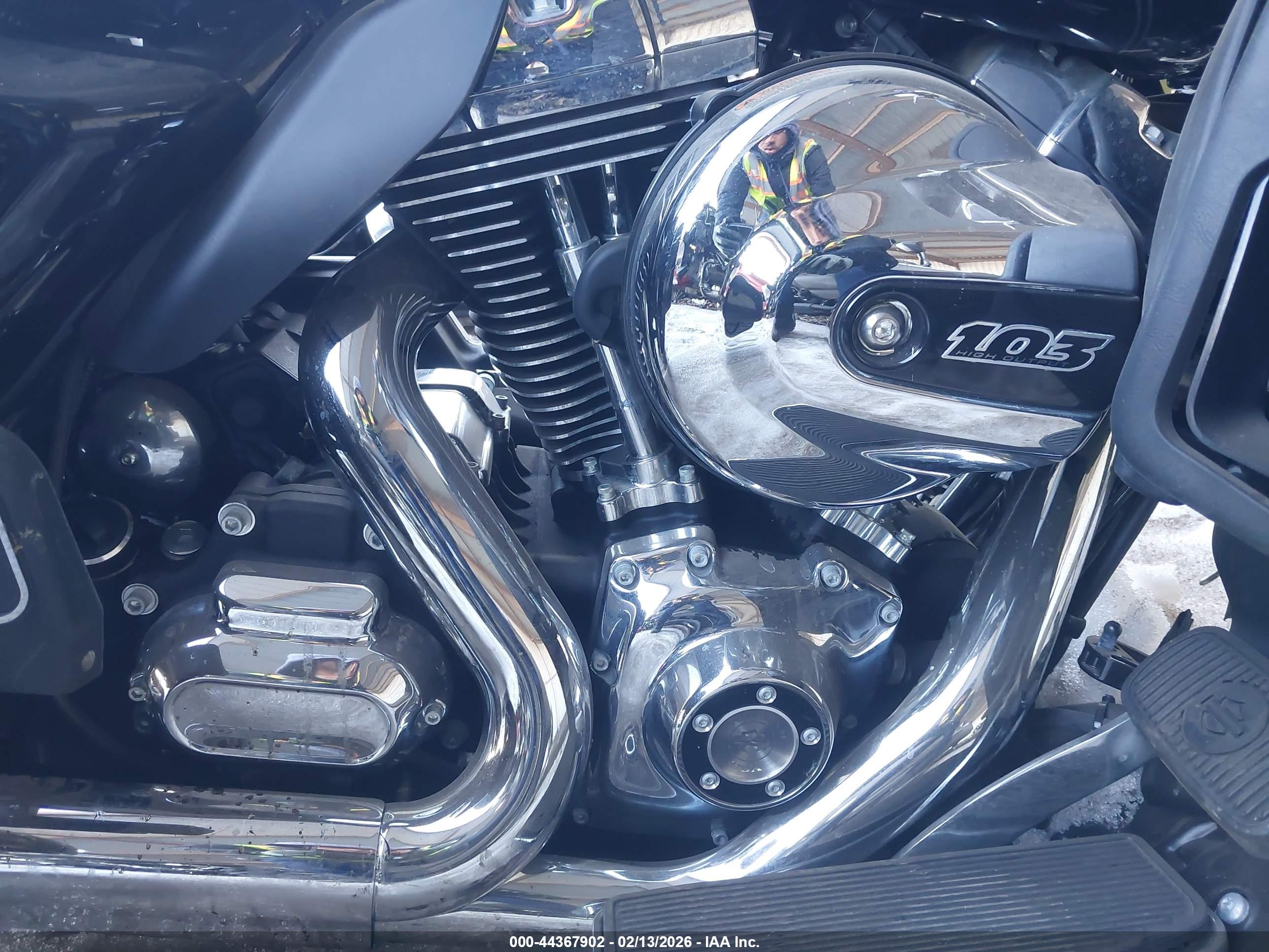 HARLEY-DAVIDSON FLHTCUTG image 8