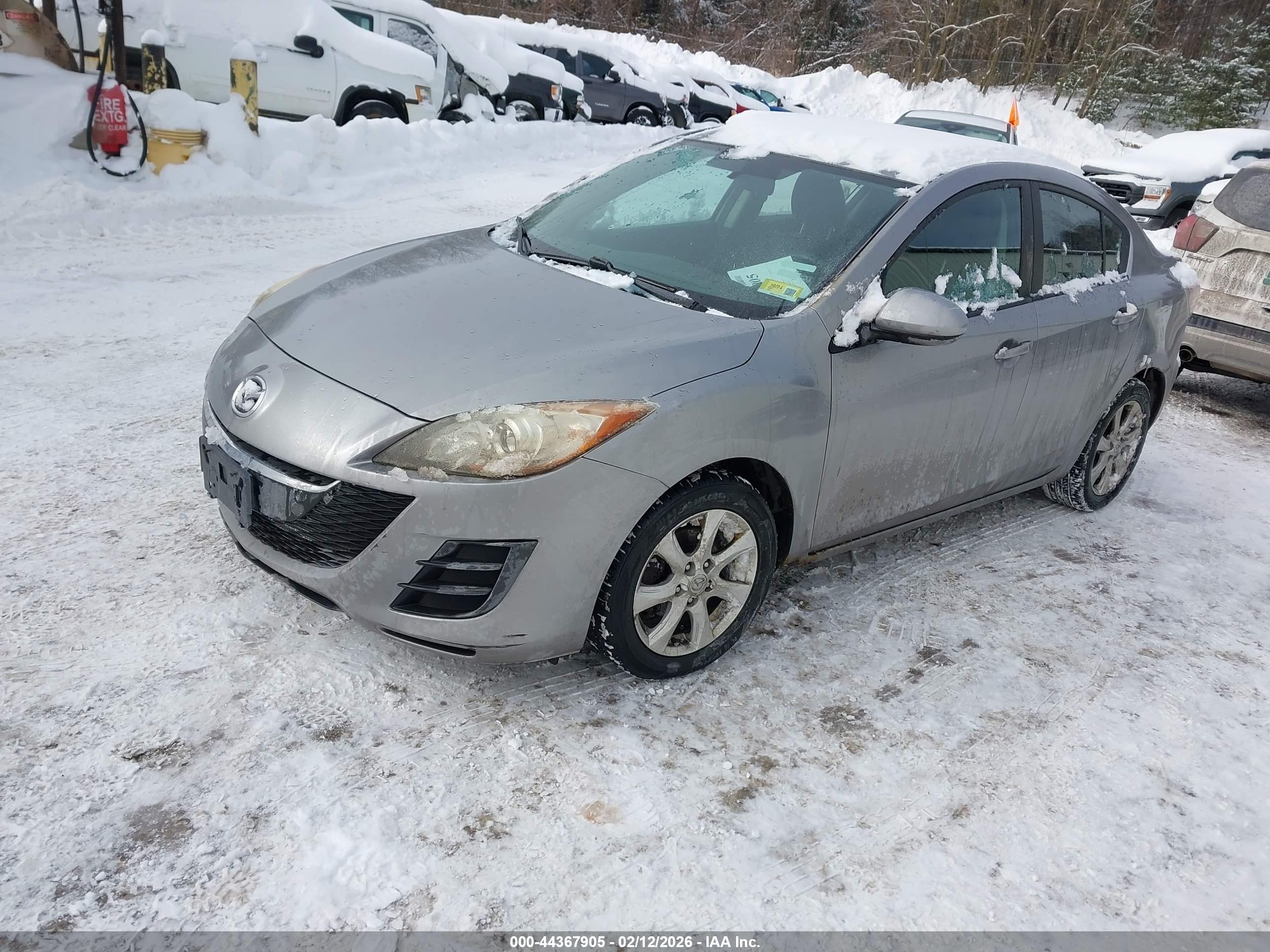 MAZDA MAZDA3 image 2