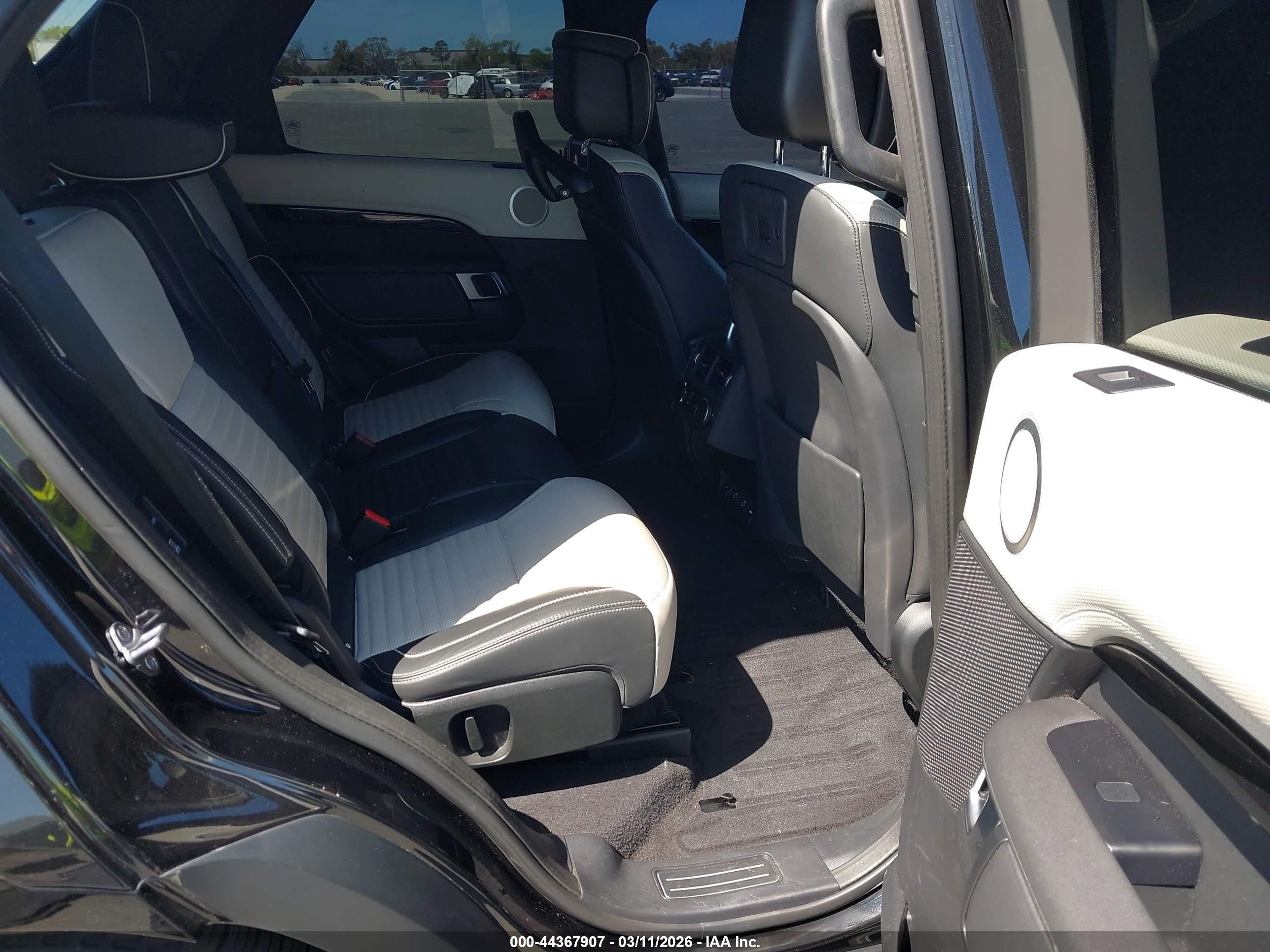 LAND ROVER image 8
