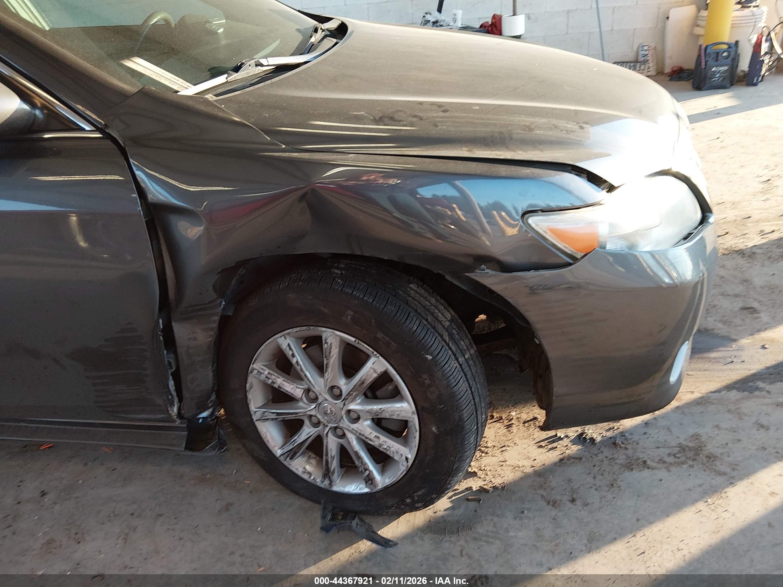 TOYOTA CAMRY image 6