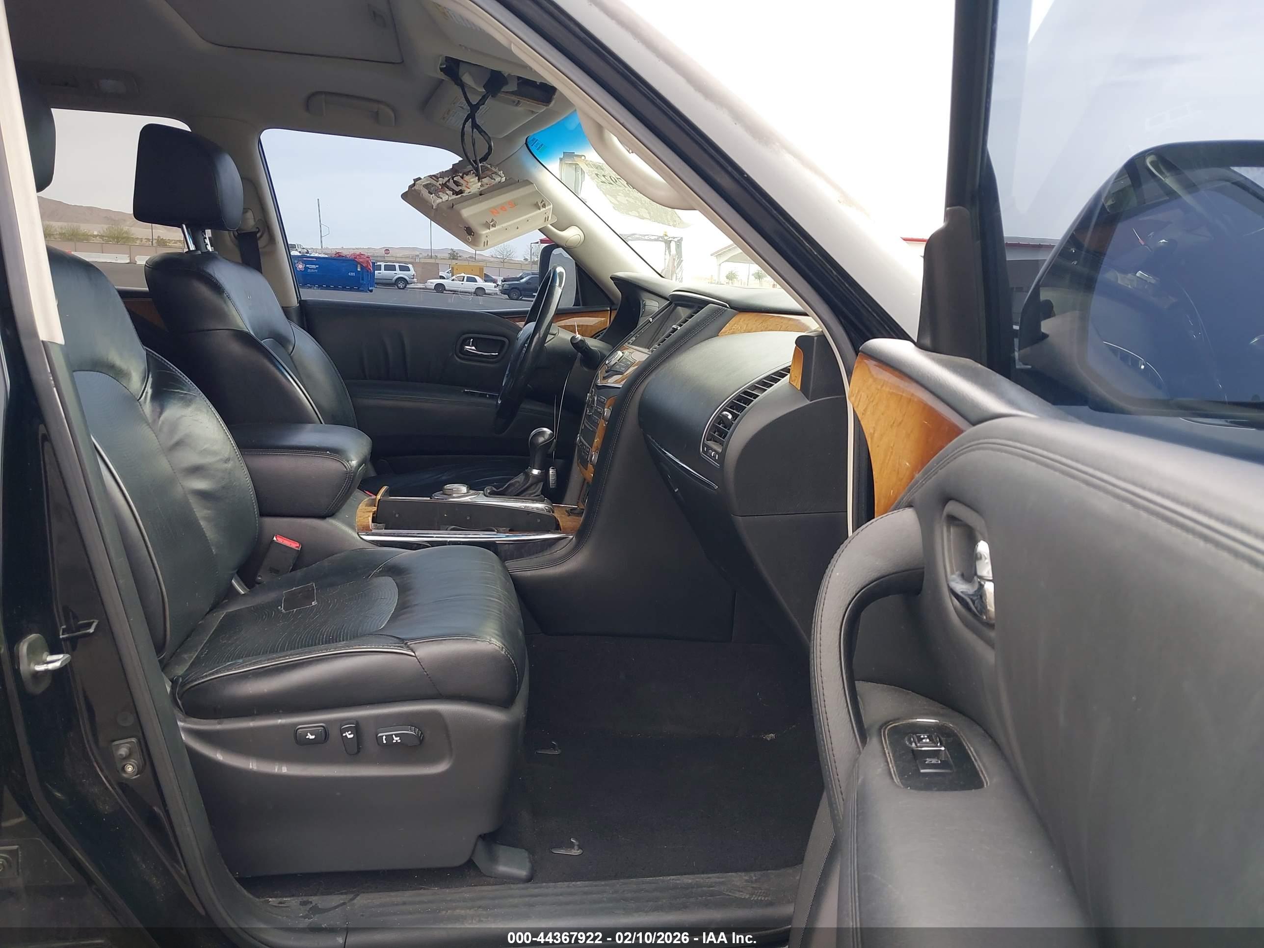 INFINITI QX56 image 5