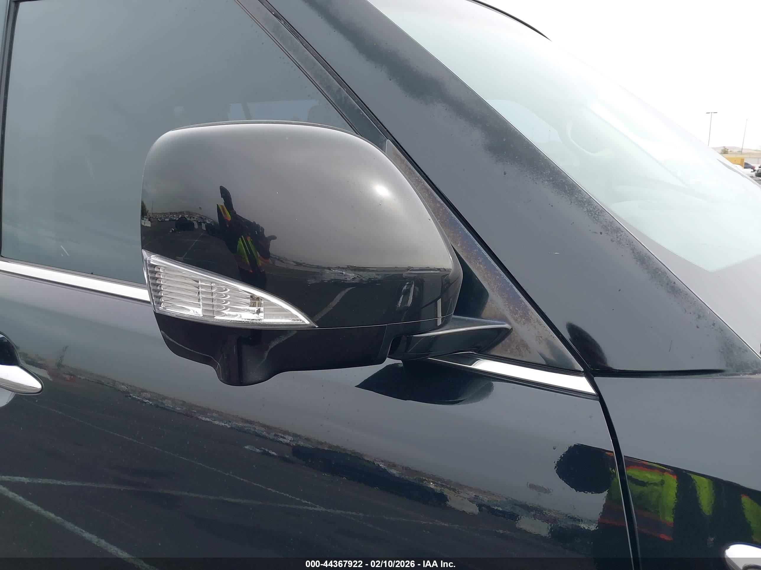 INFINITI QX56 image 6