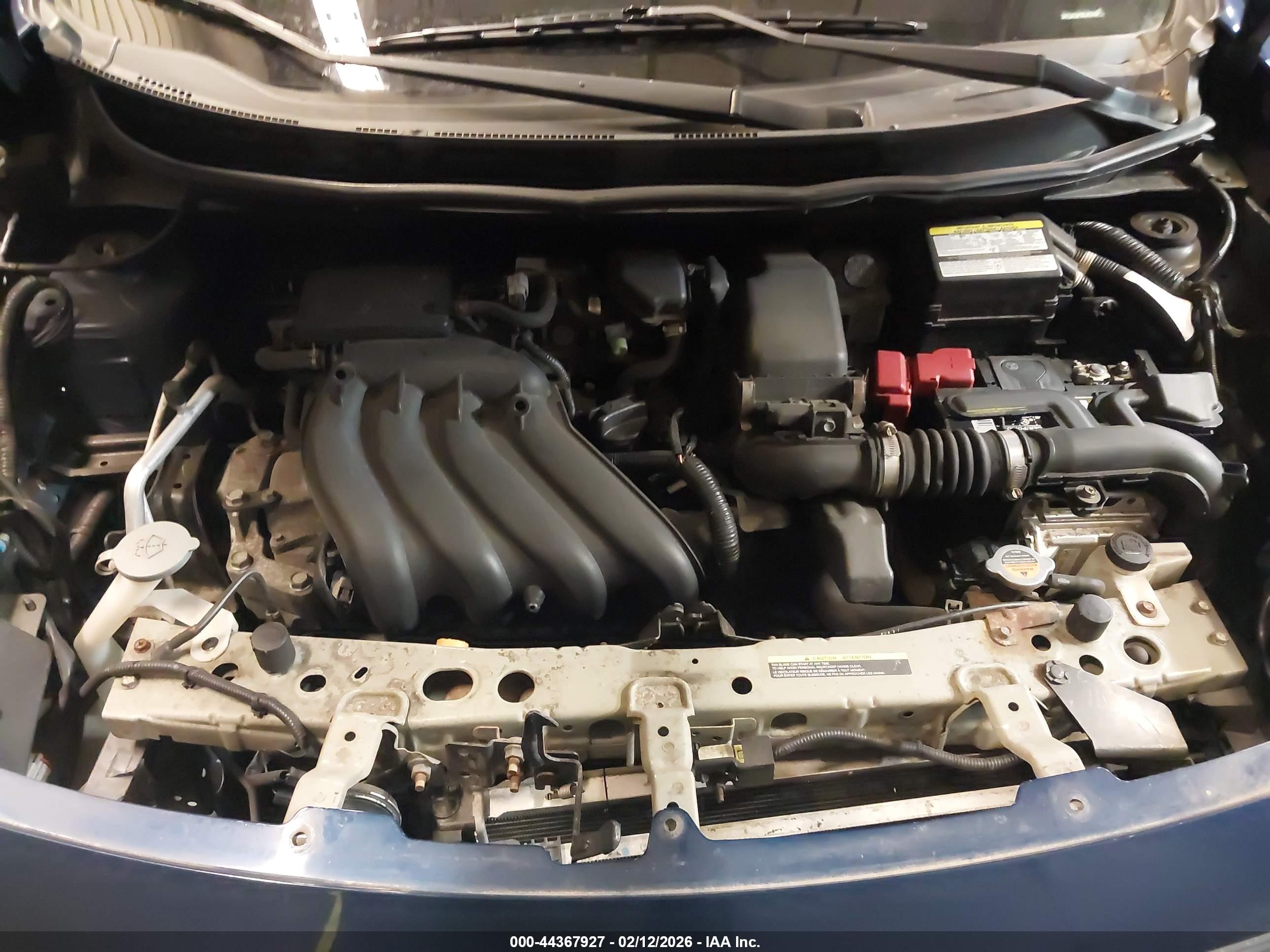 NISSAN VERSA image 10