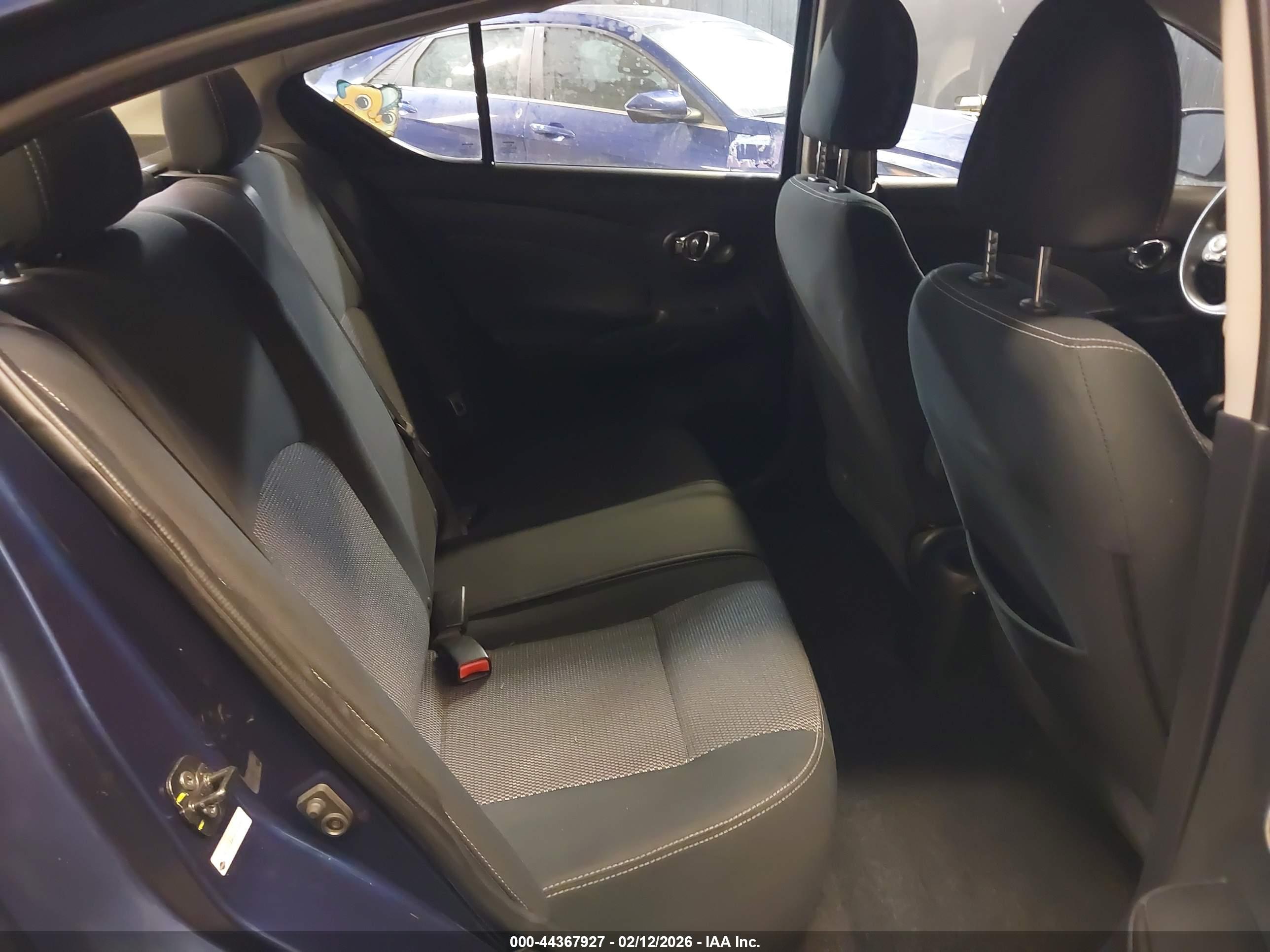 NISSAN VERSA image 8