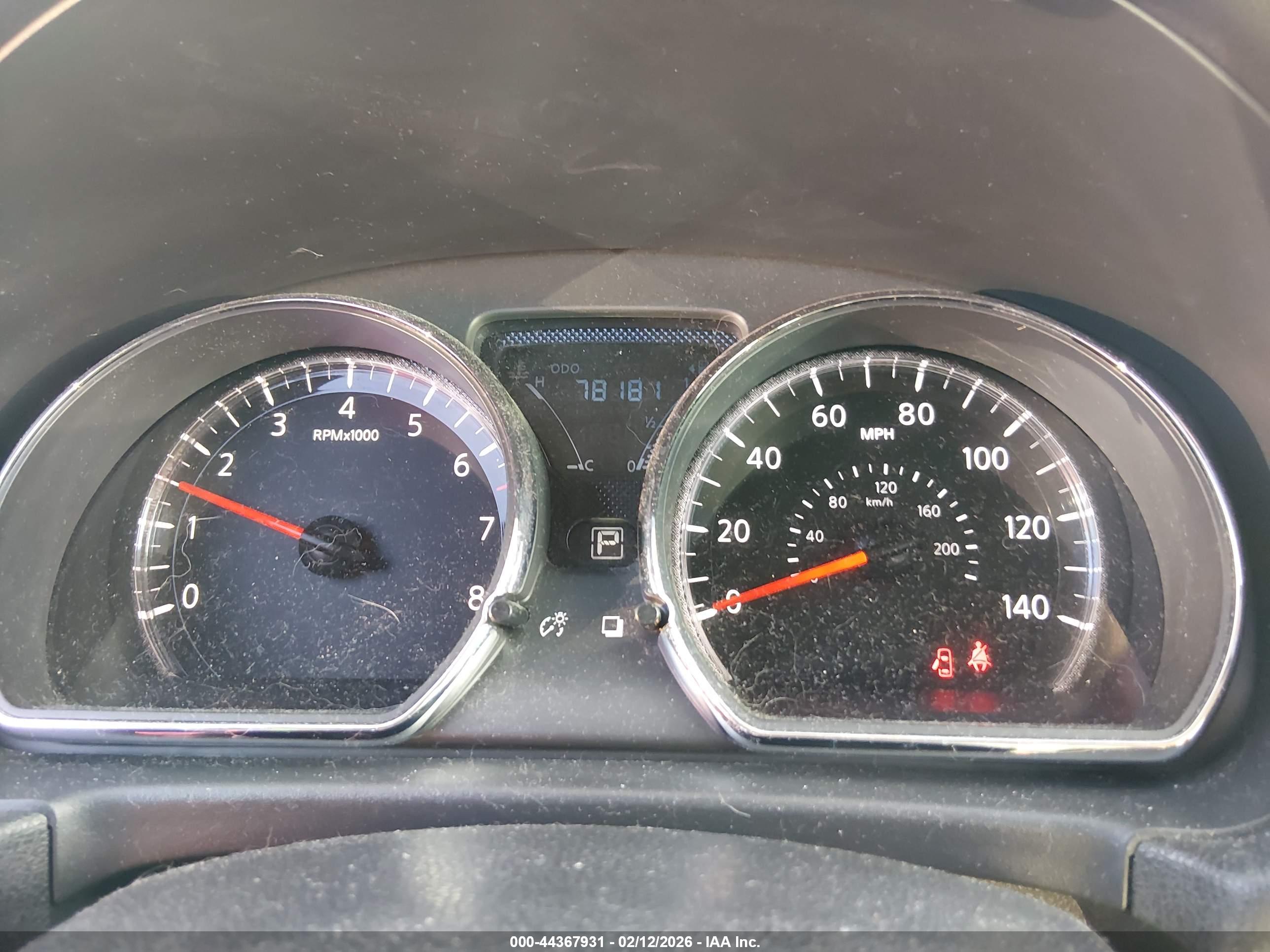 NISSAN VERSA image 7
