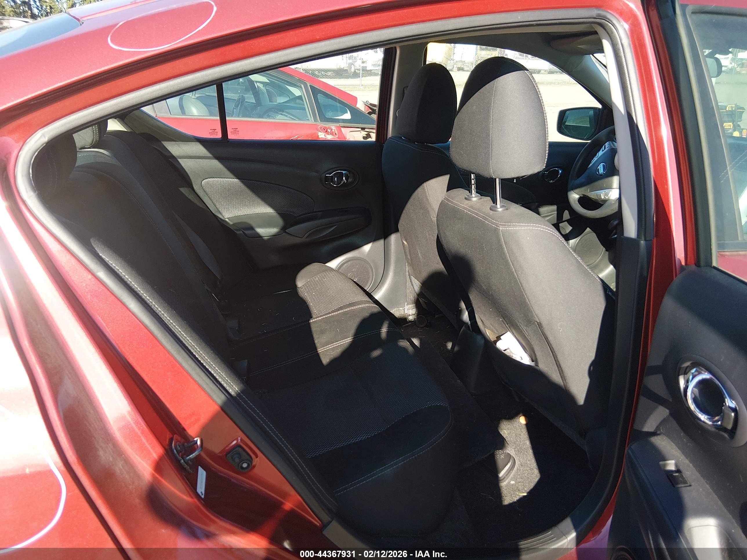 NISSAN VERSA image 8