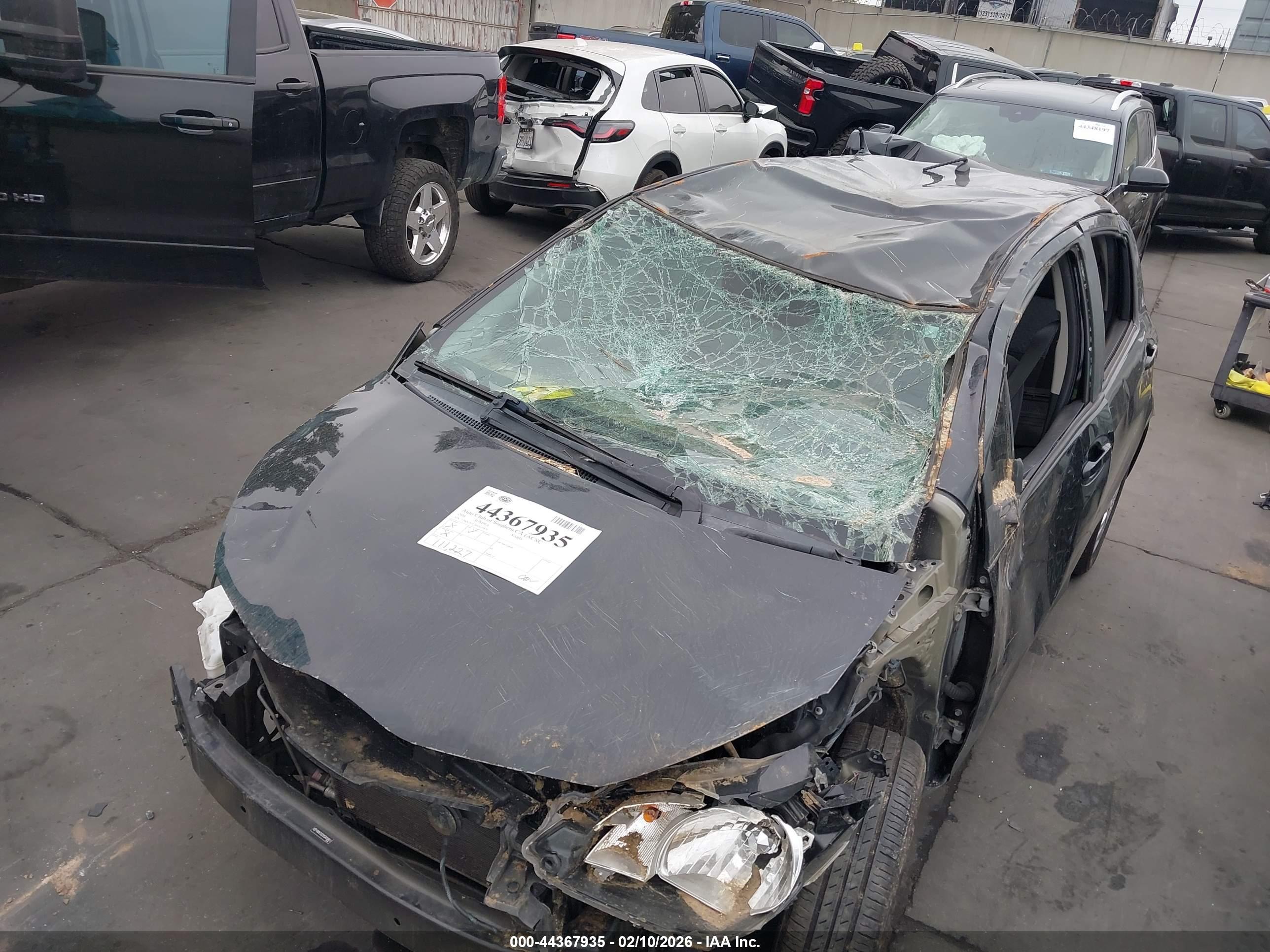 TOYOTA YARIS image 6