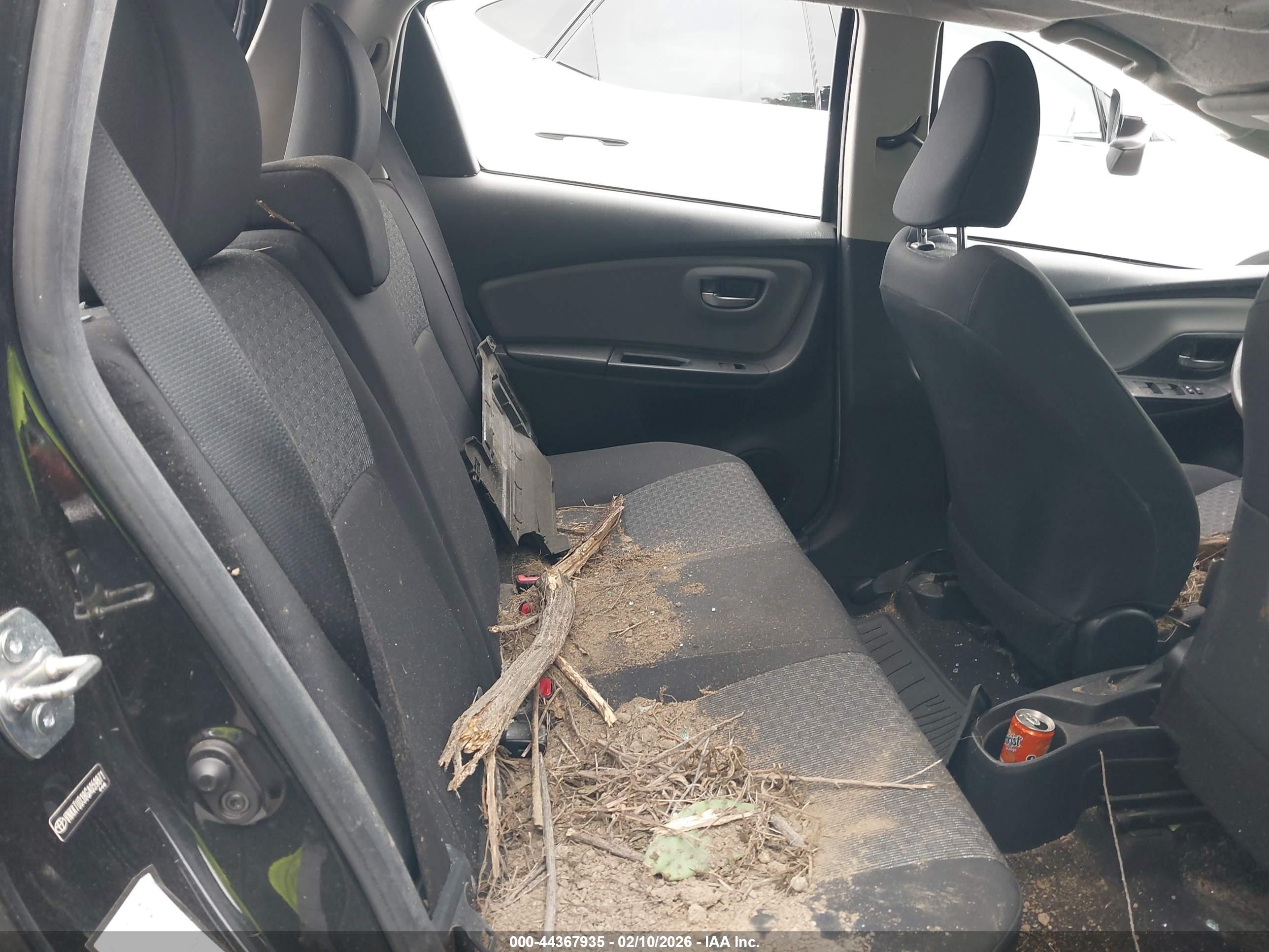 TOYOTA YARIS image 8