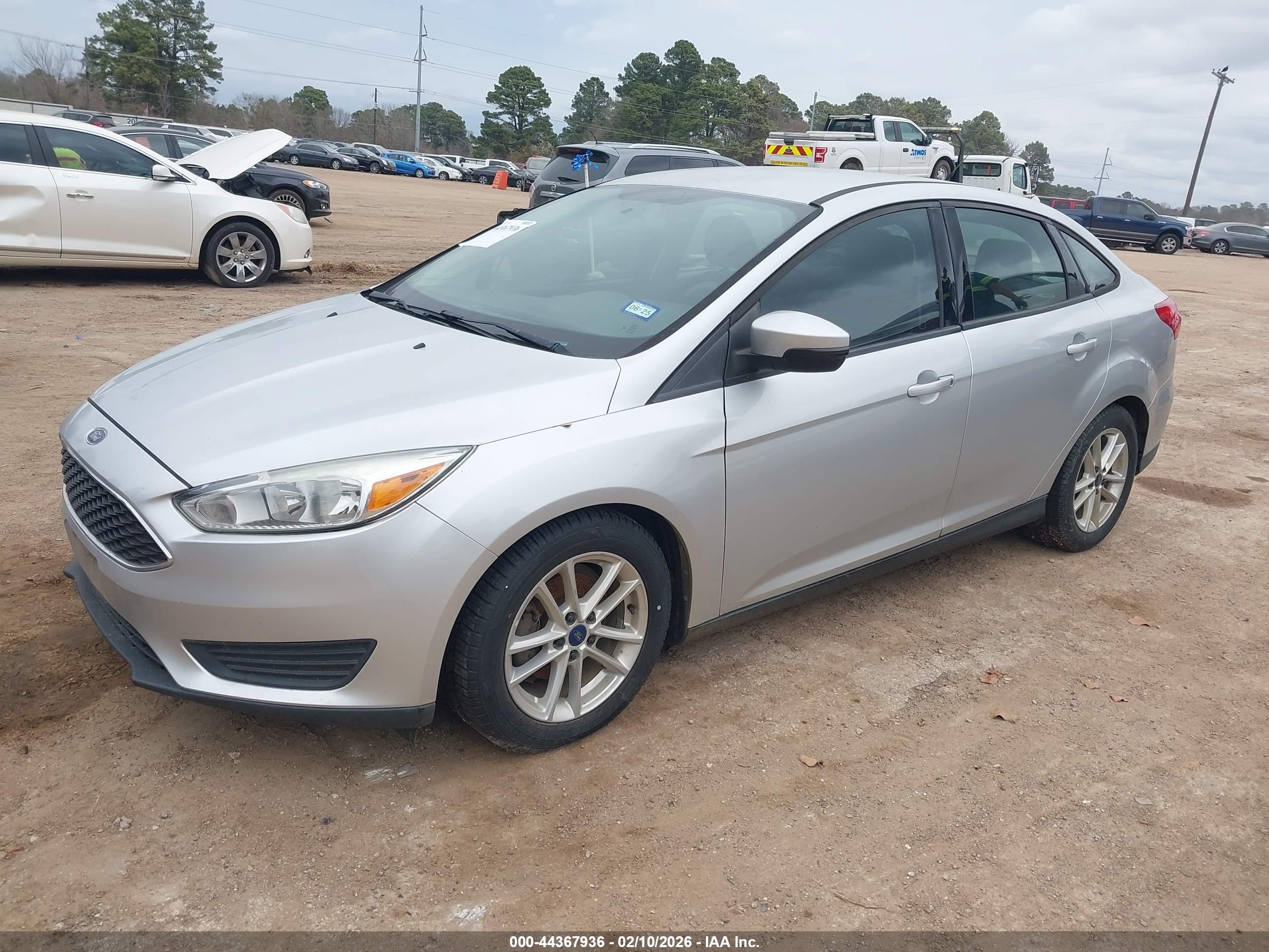 FORD FOCUS image 2