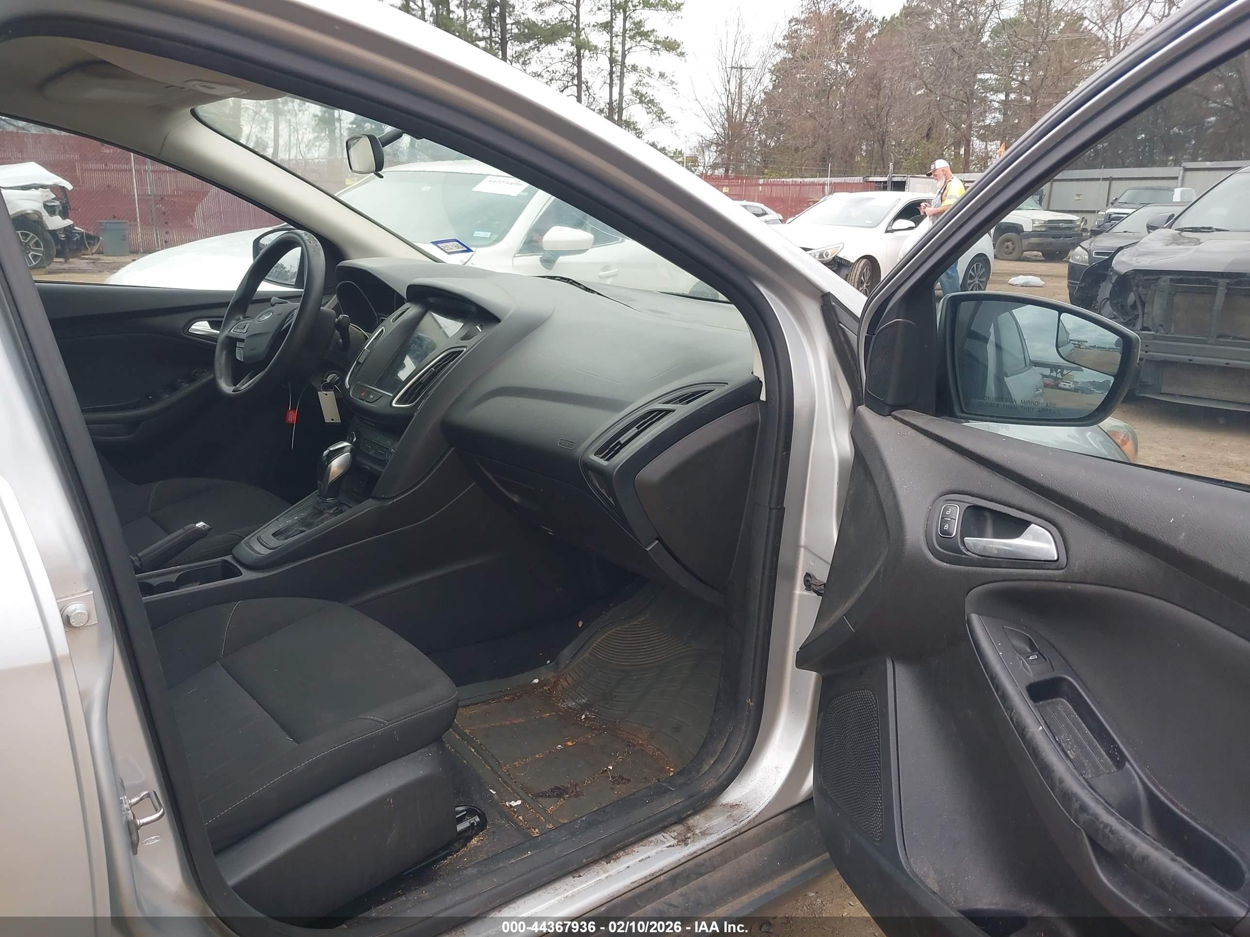 FORD FOCUS image 5