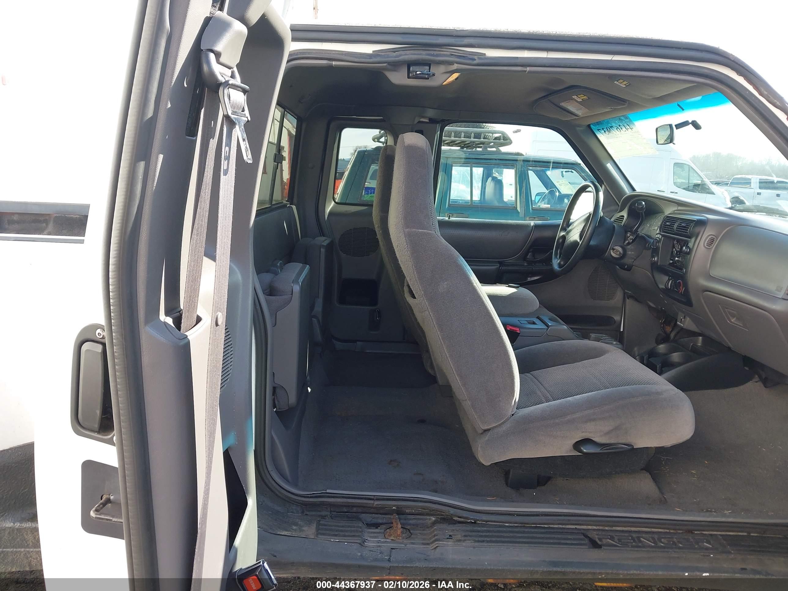FORD RANGER image 8
