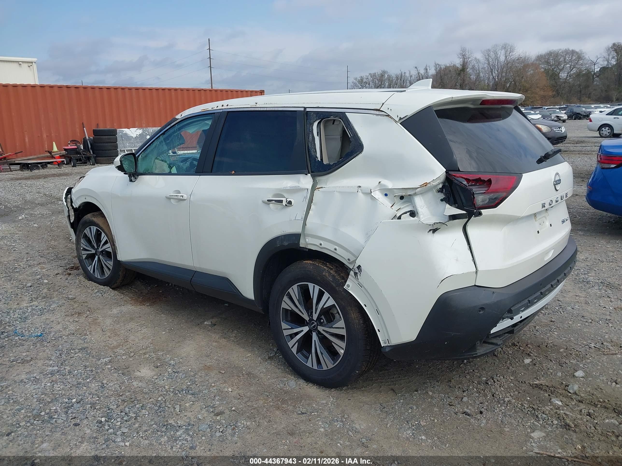 NISSAN ROGUE image 3