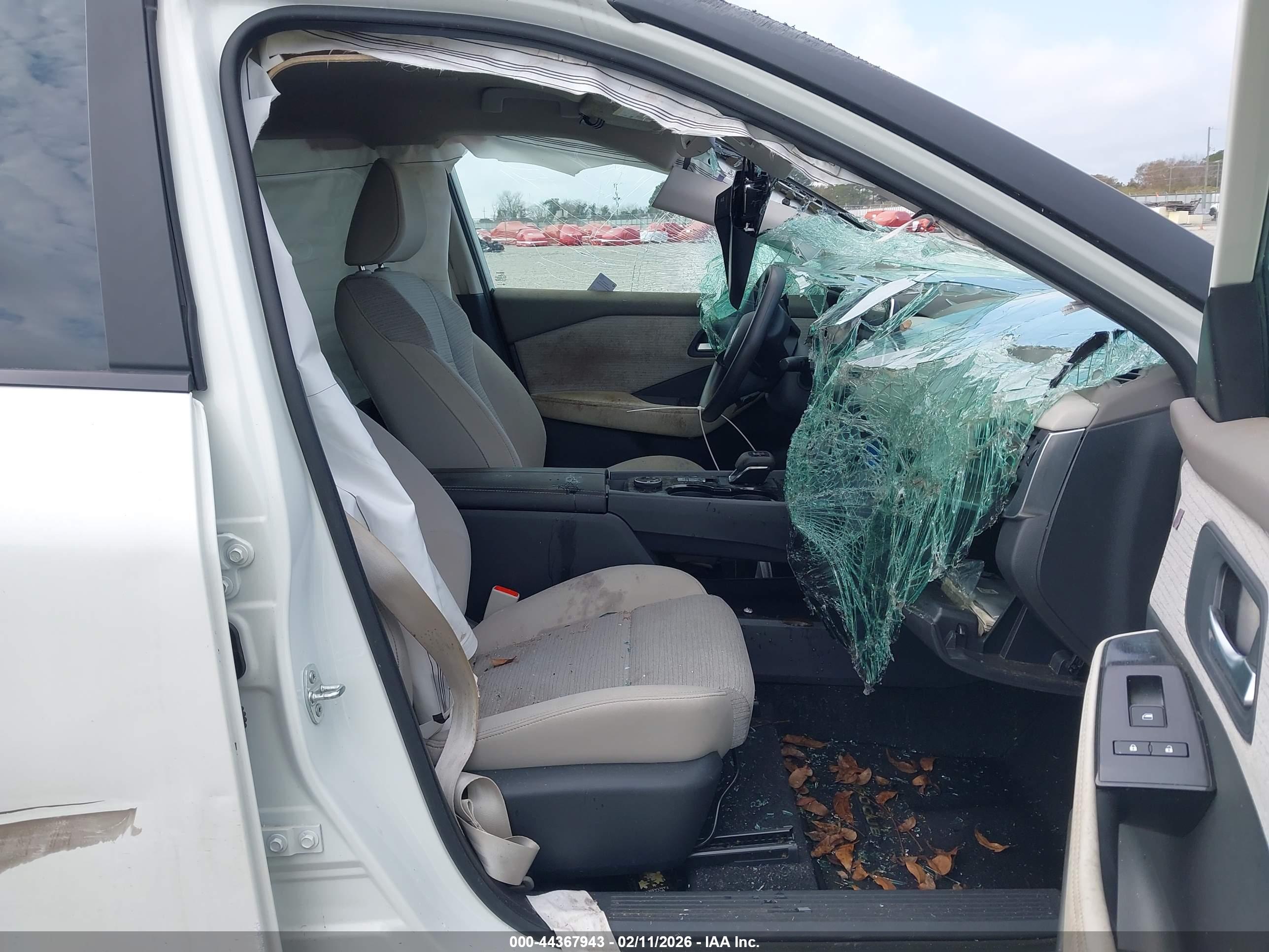 NISSAN ROGUE image 5