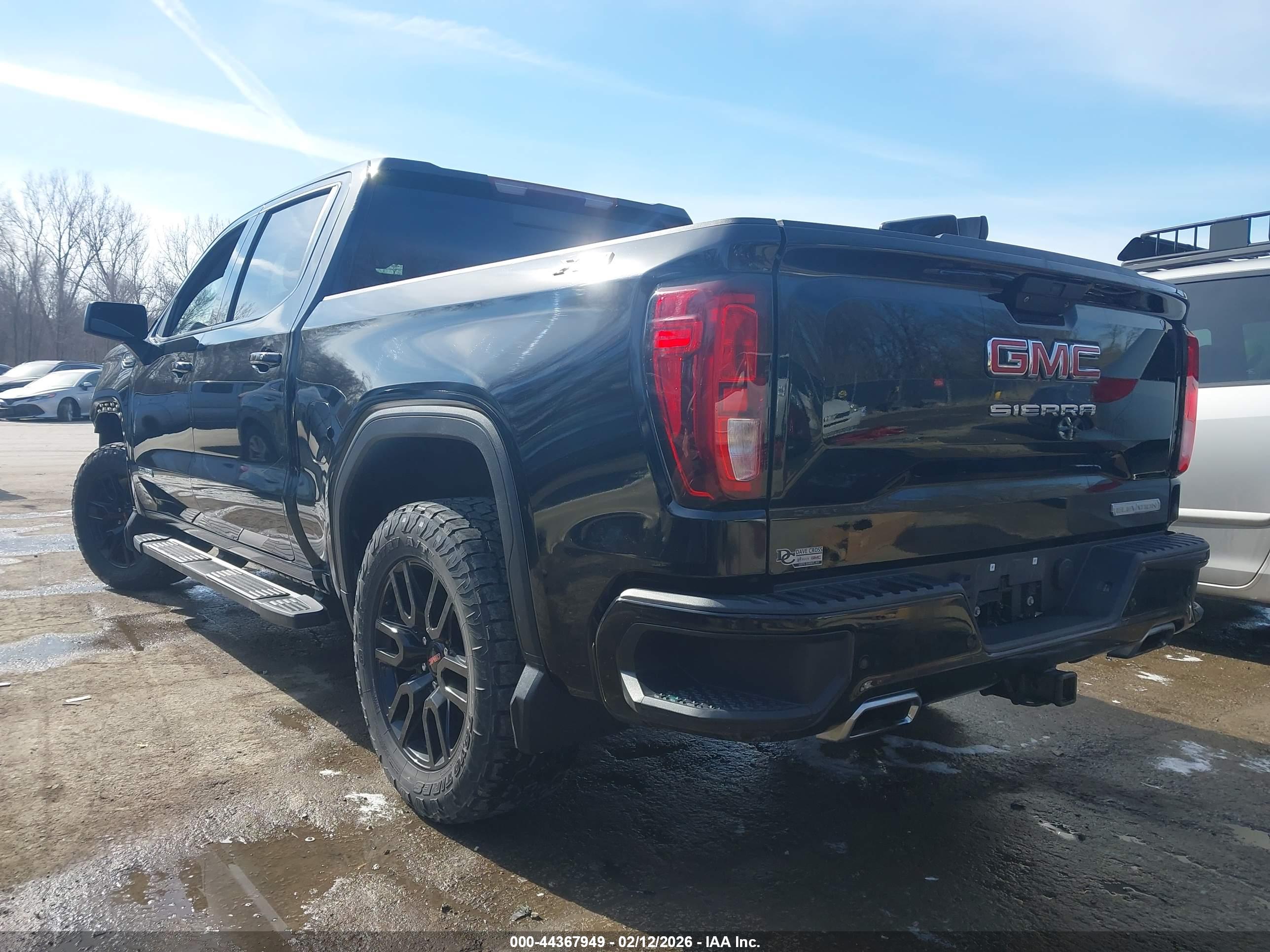 GMC SIERRA image 3