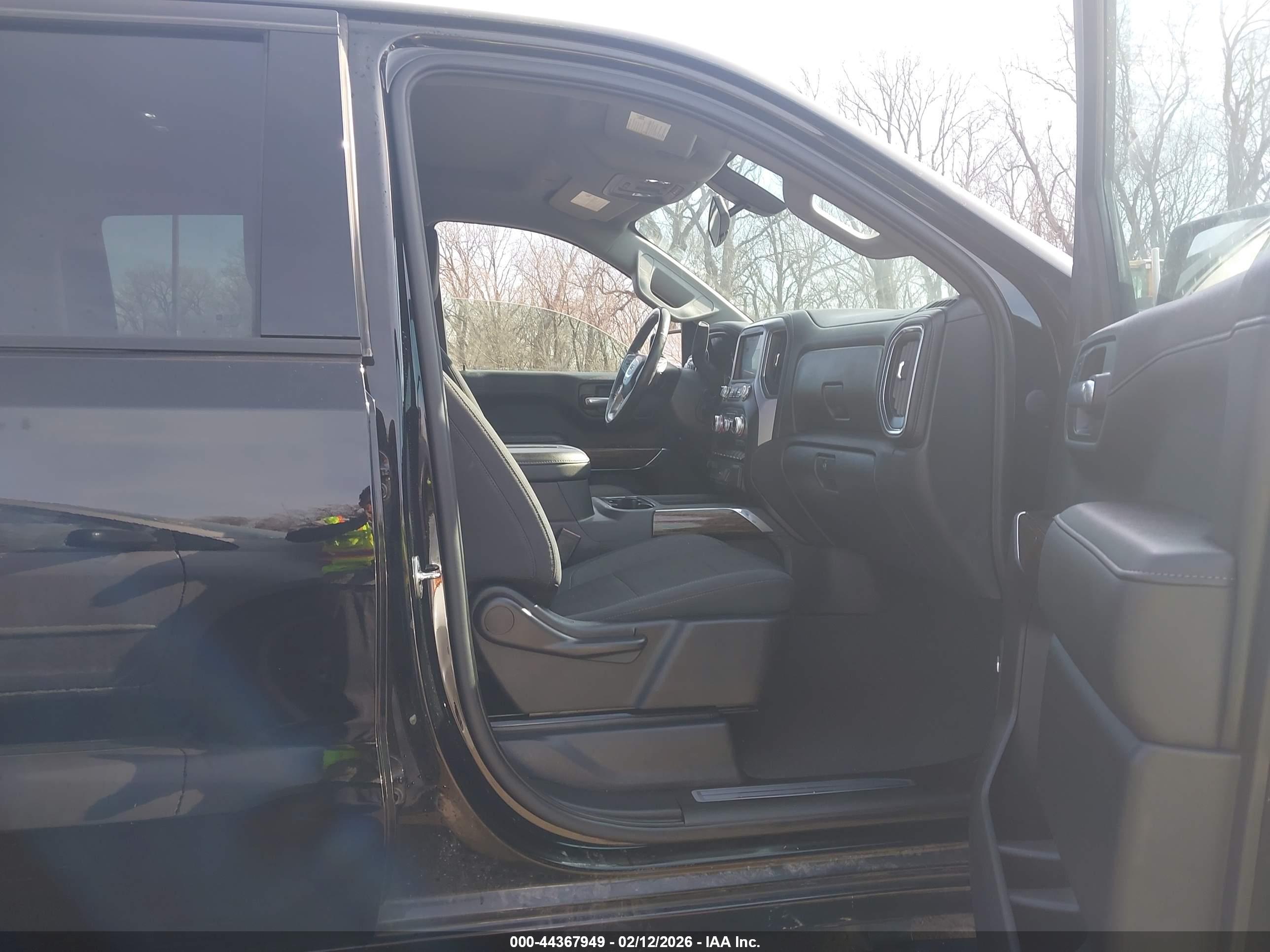 GMC SIERRA image 5