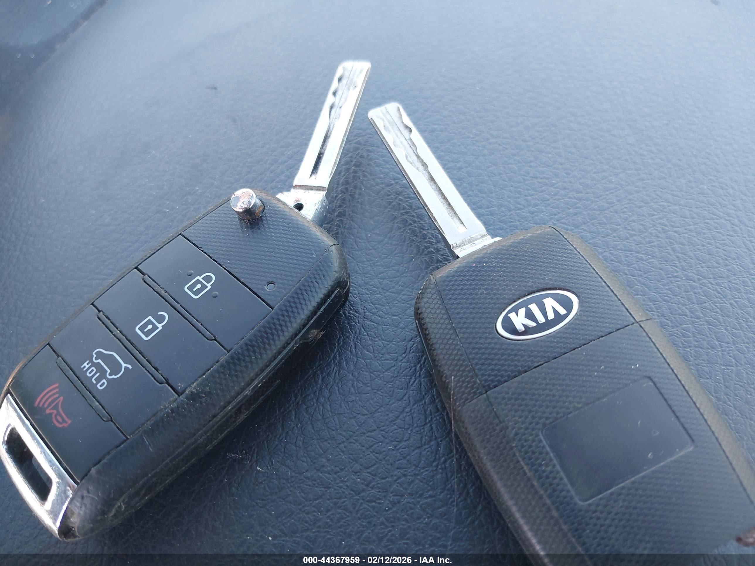 KIA SORENTO image 11