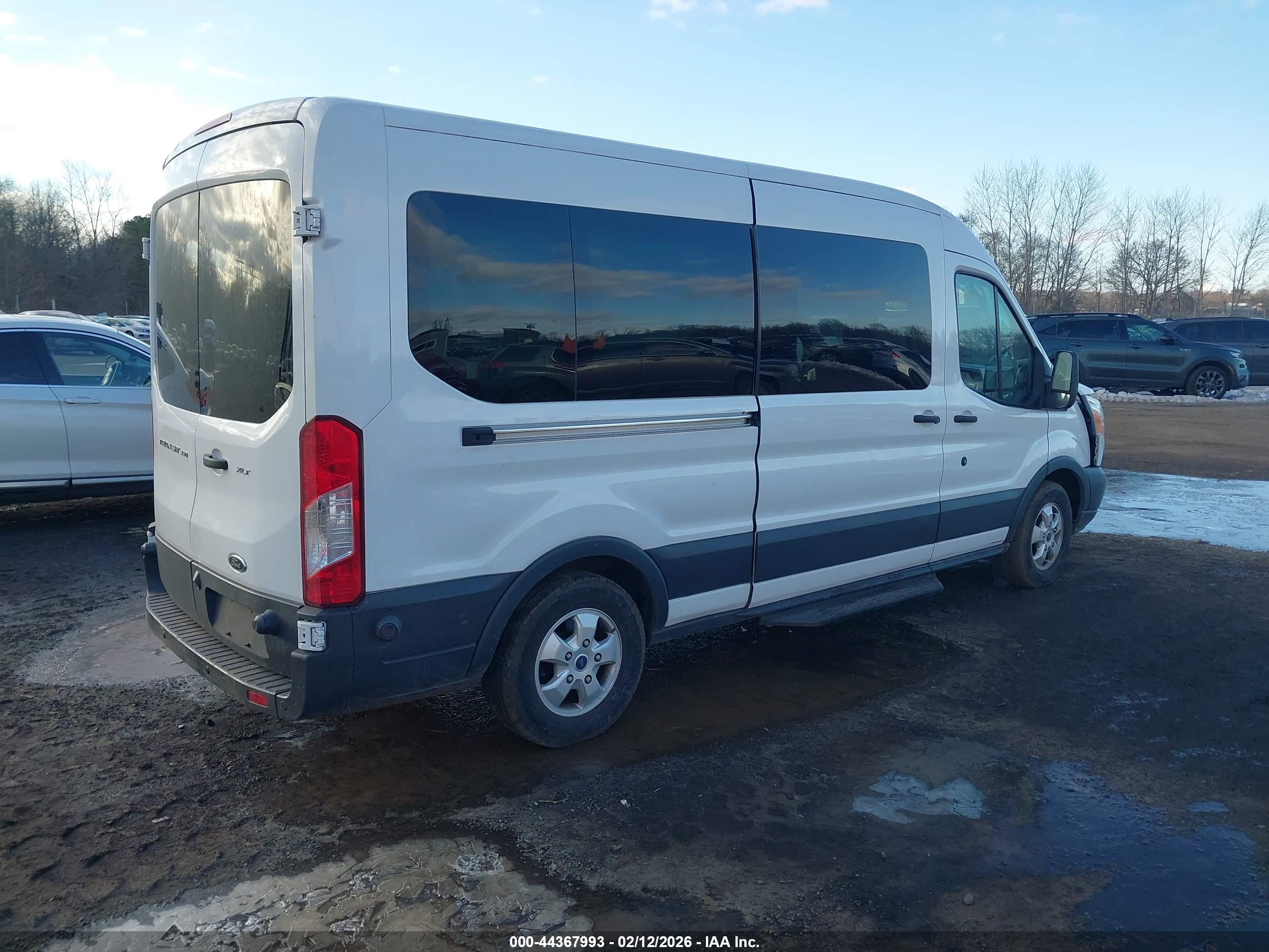 FORD TRANSIT-350 image 4